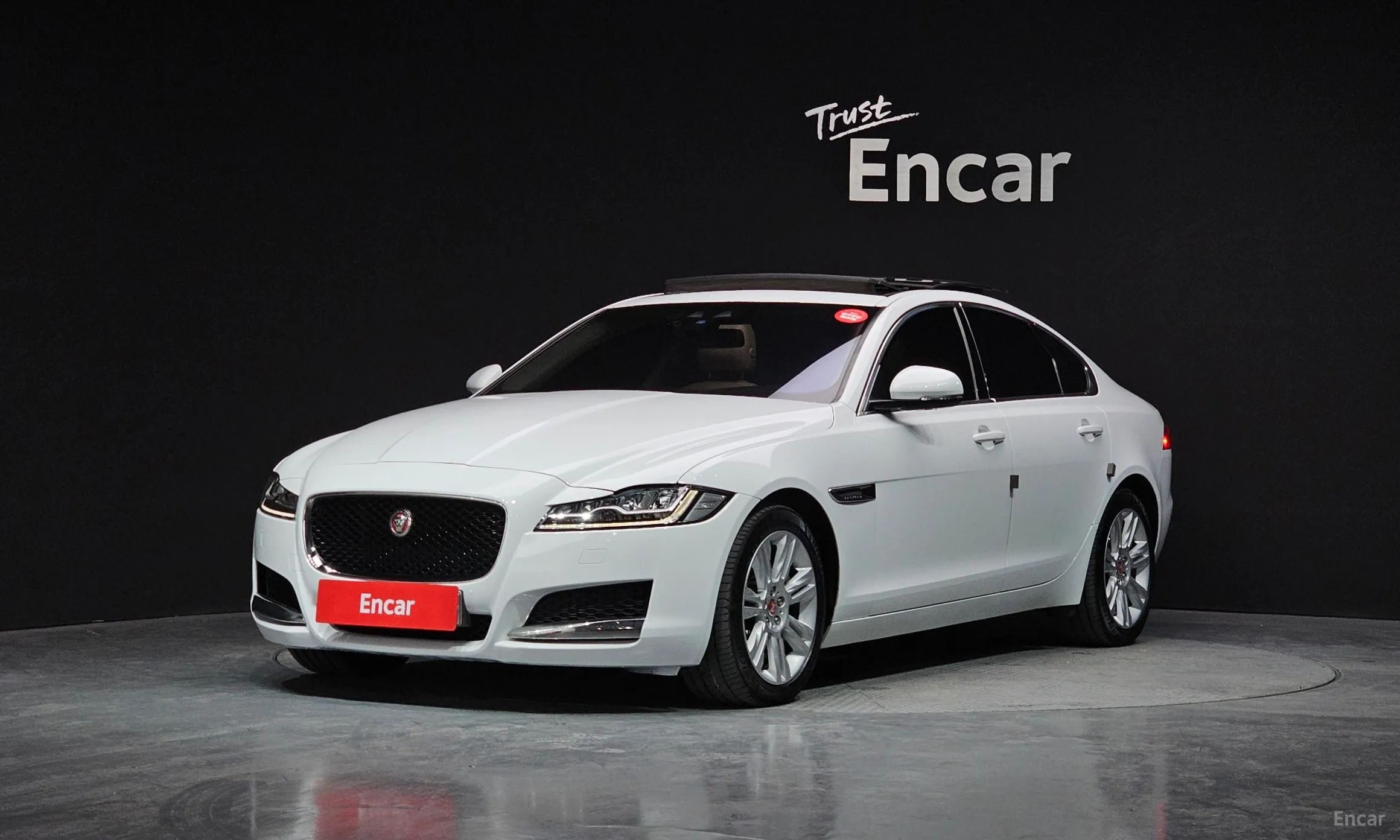 Jaguar XF (x260)