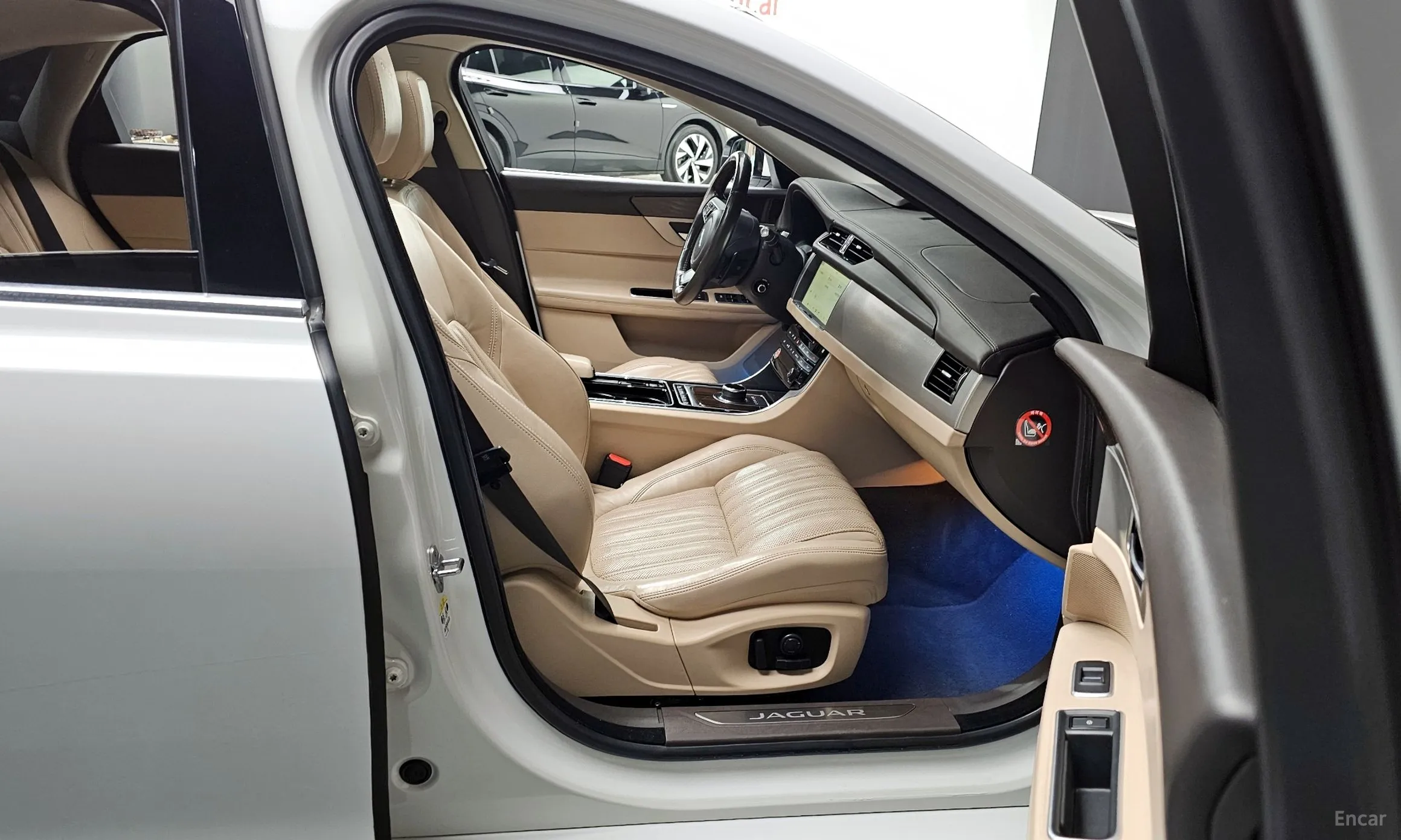 Jaguar XF (x260) превью 11