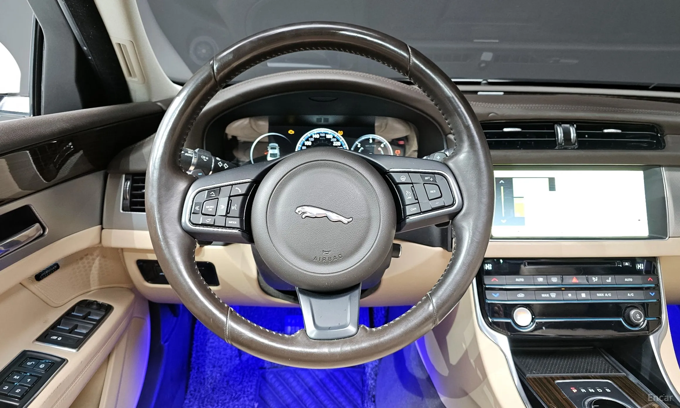 Jaguar XF (x260) превью 13