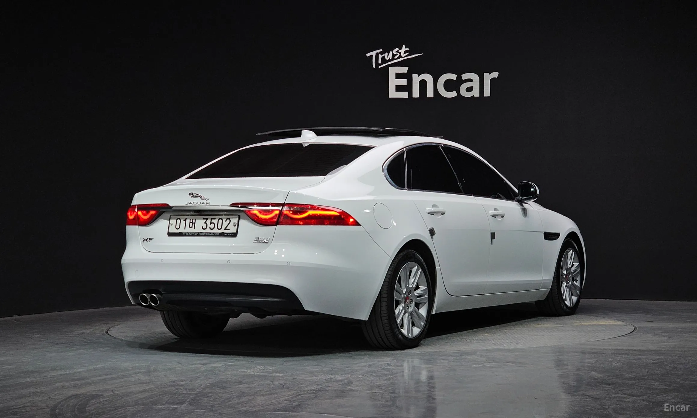 Jaguar XF (x260)