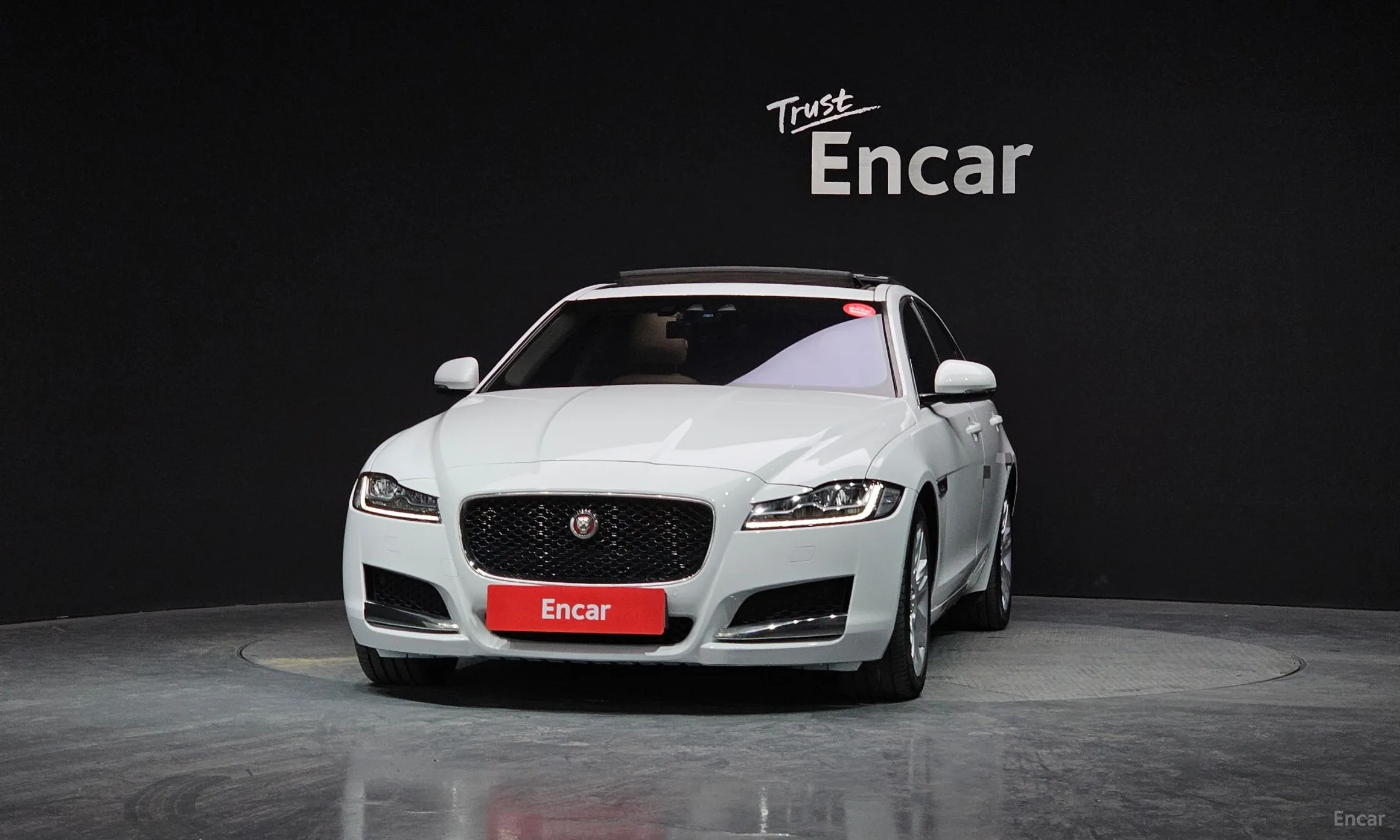 Jaguar XF (x260) превью 3