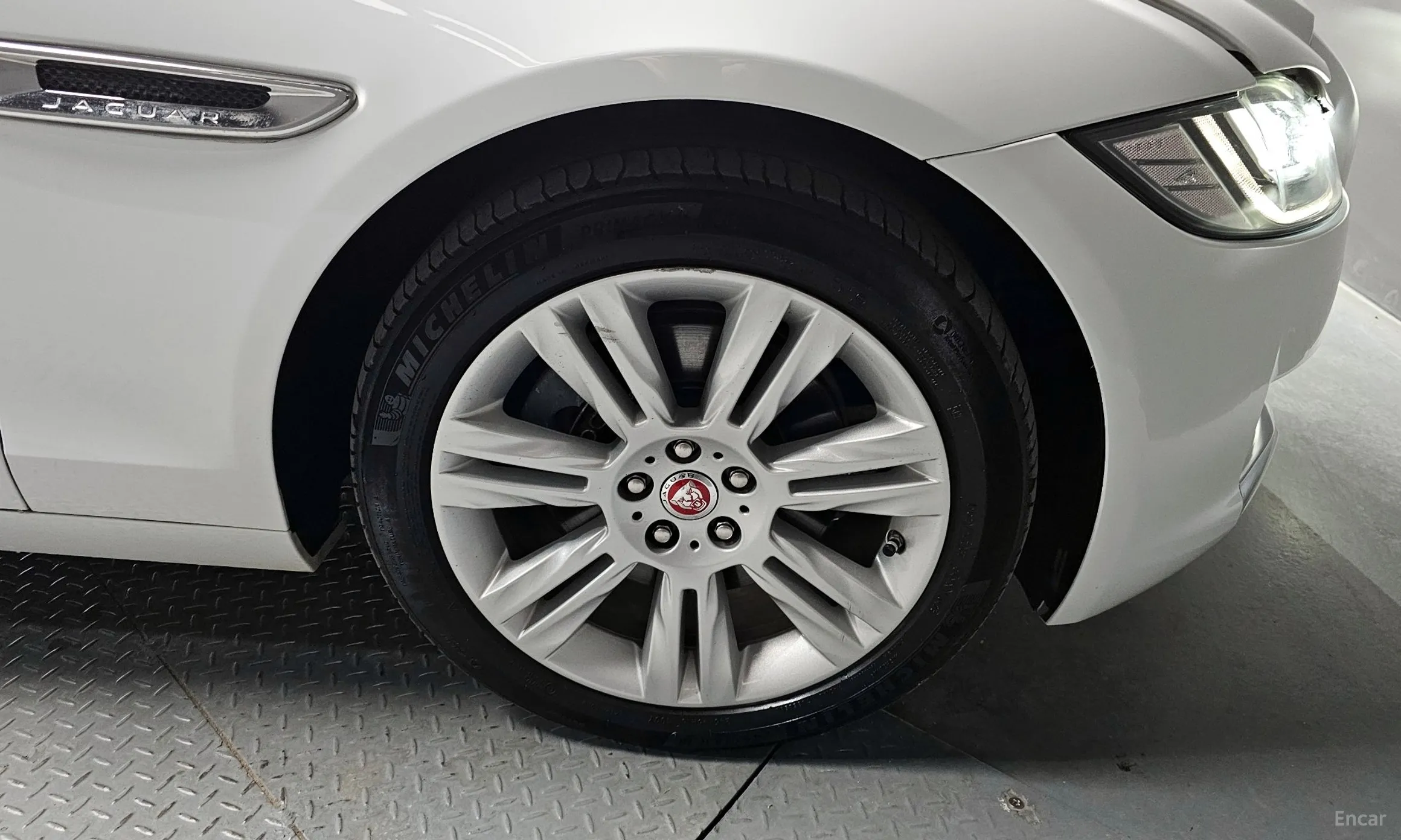 Jaguar XF (x260) превью 5