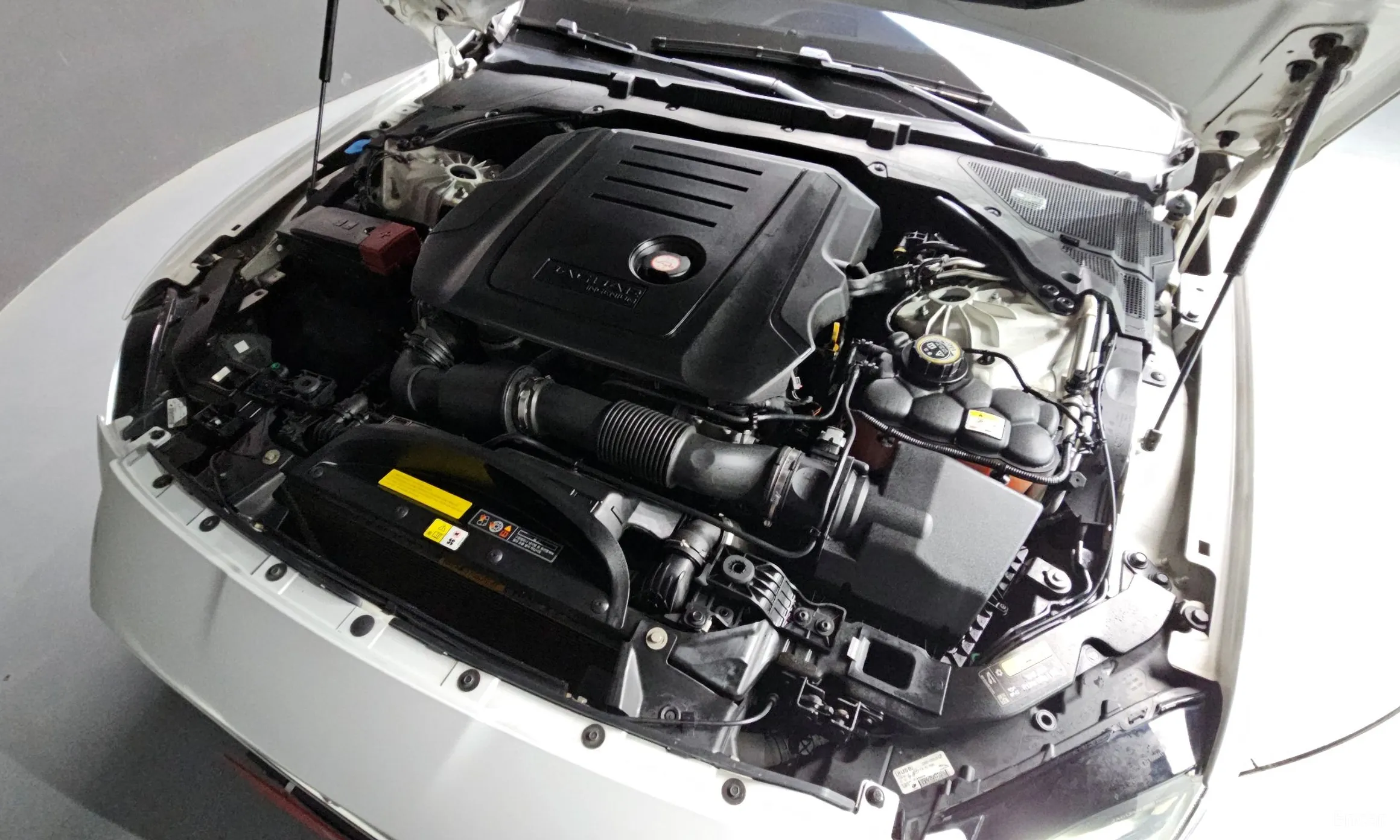 Jaguar XF (x260) превью 6