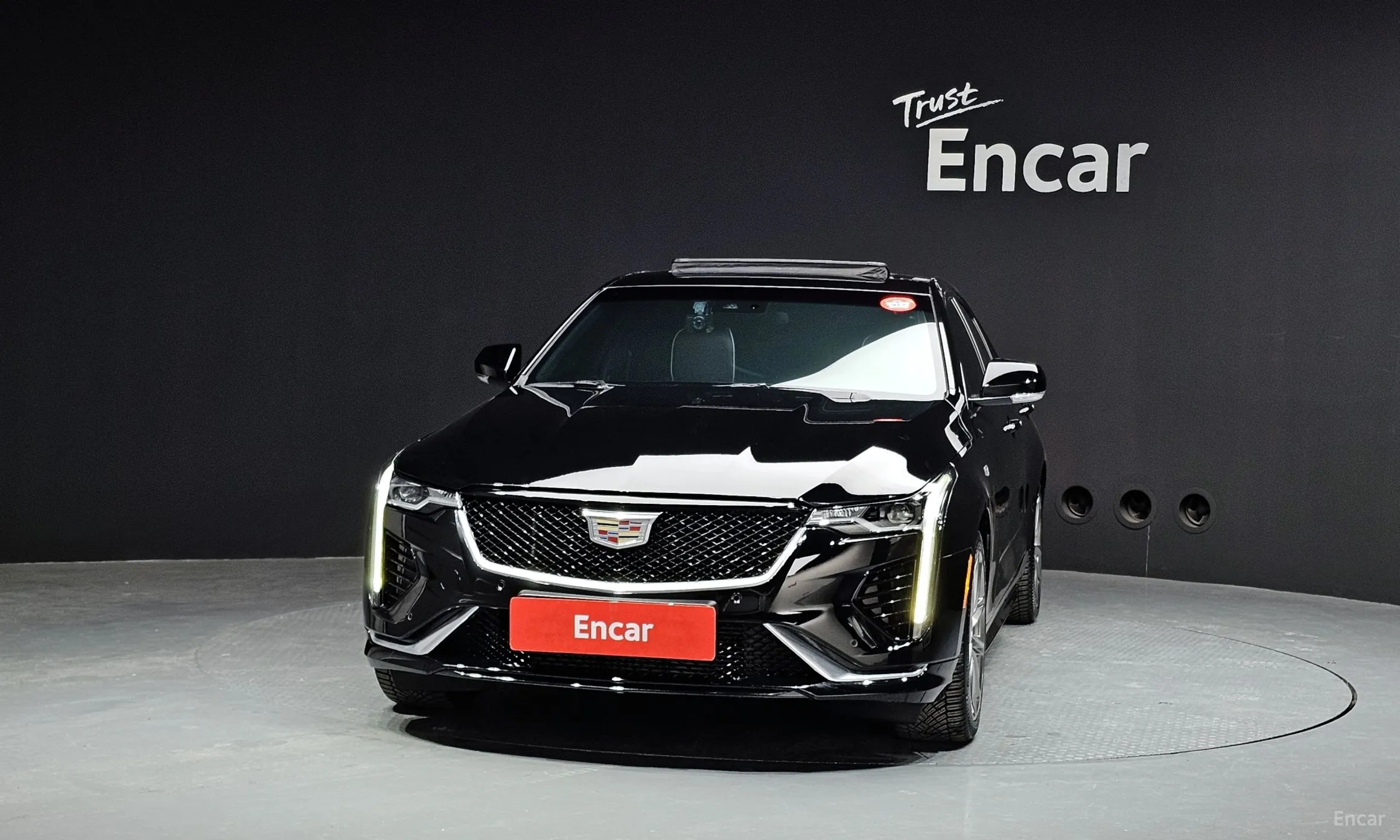 Cadillac CT4 превью 3