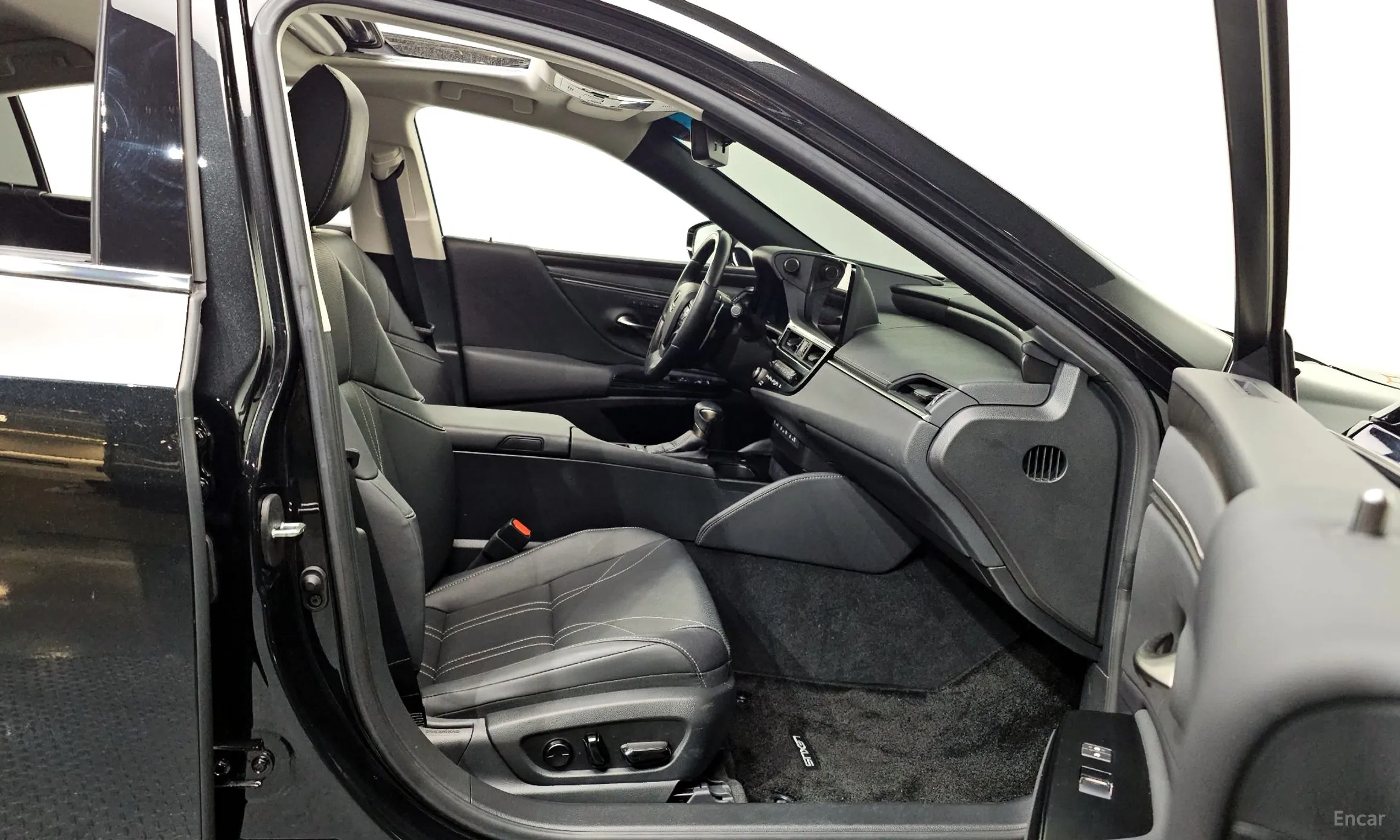 Lexus ES300h 7th Generation превью 11
