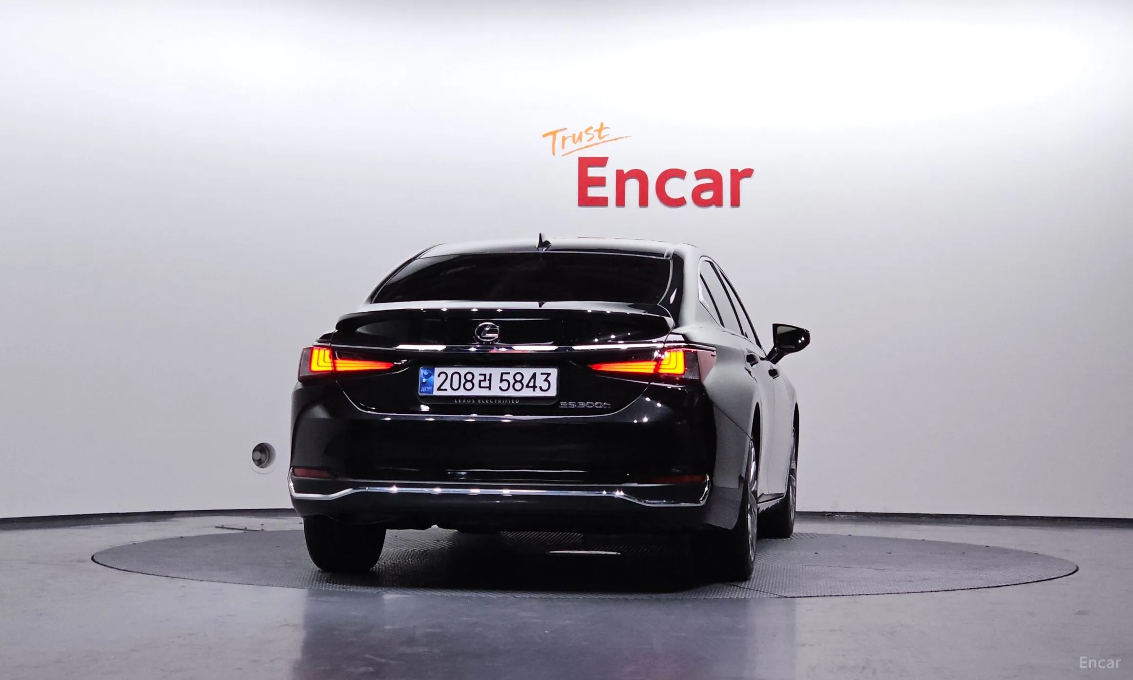 Lexus ES300h 7th Generation превью 4