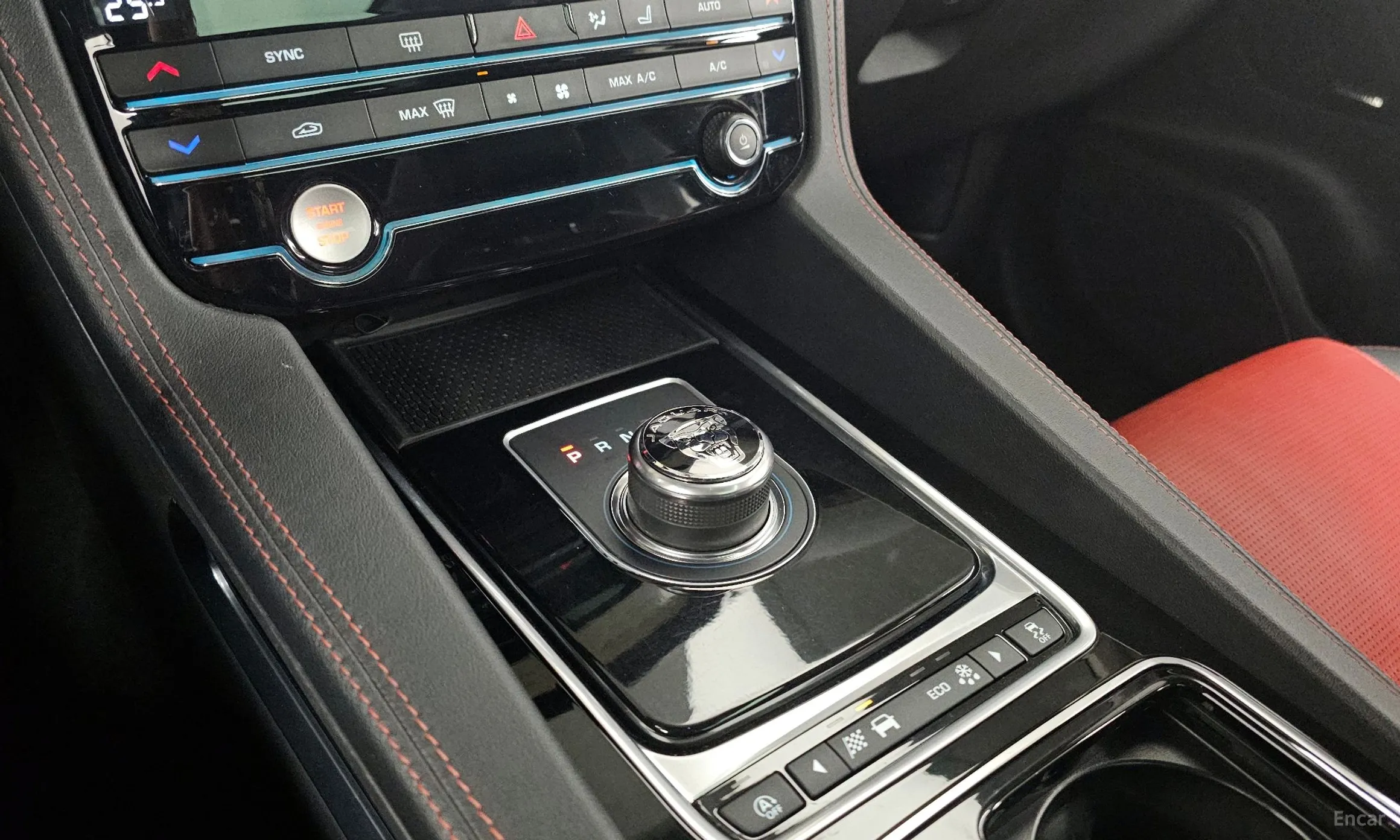 Jaguar F-PACE превью 9