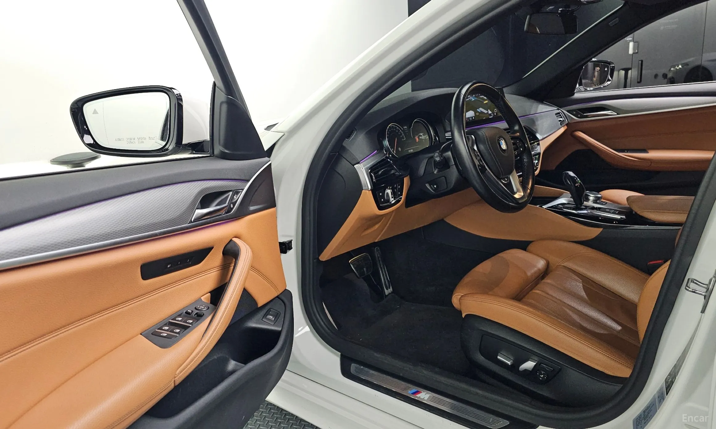 BMW 5 Series (G30) превью 10