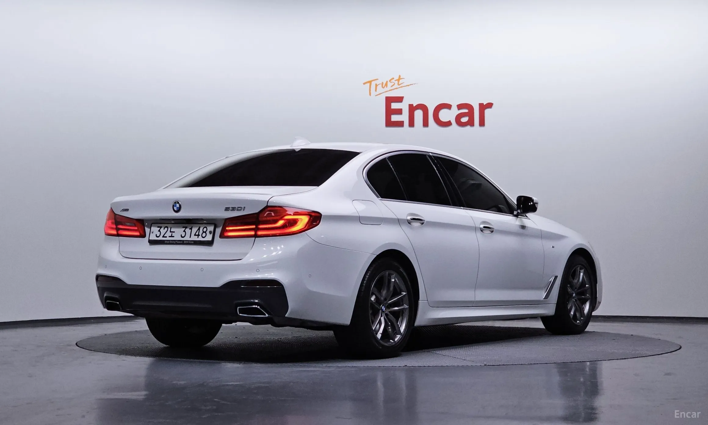 BMW 5 Series (G30) превью 2