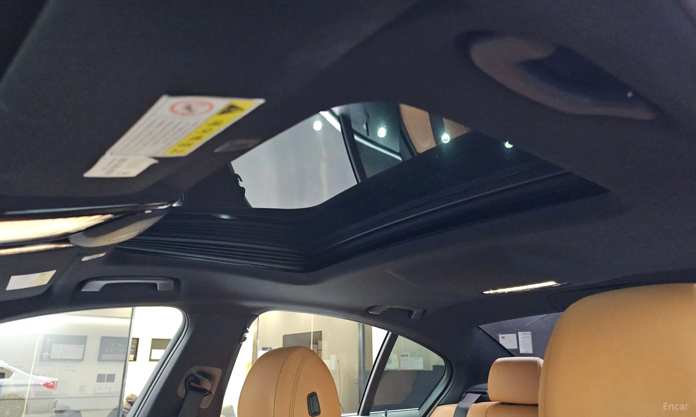 BMW 5 Series (G30) превью 19