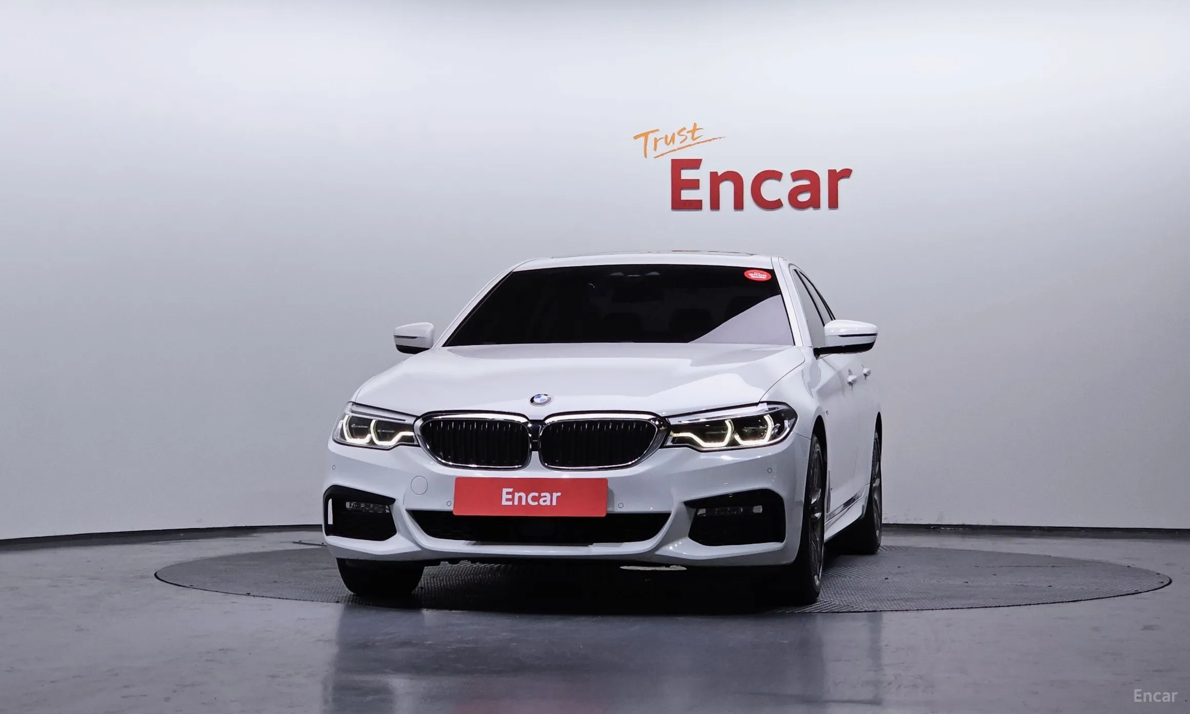 BMW 5 Series (G30) превью 3