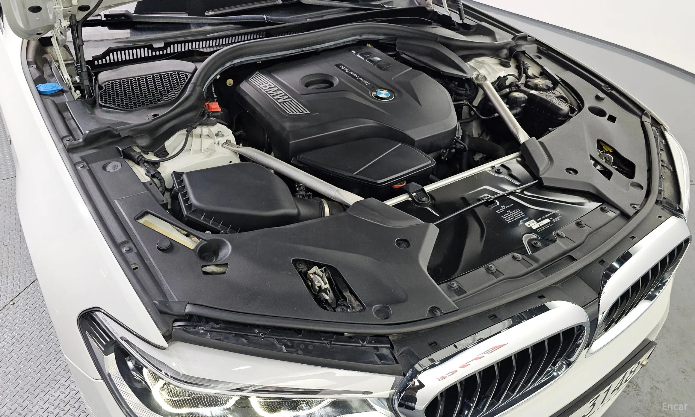 BMW 5 Series (G30) превью 6