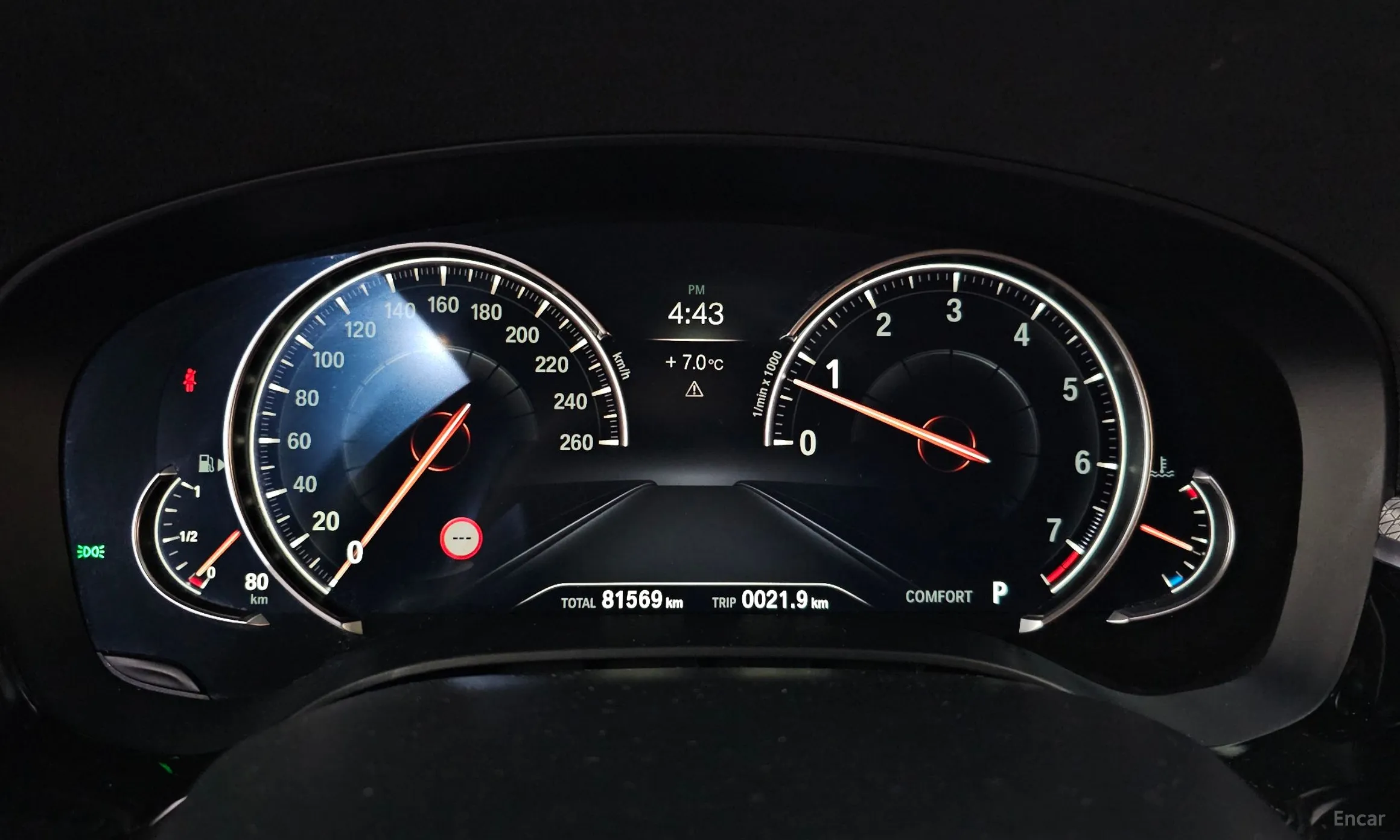 BMW 5 Series (G30) превью 8