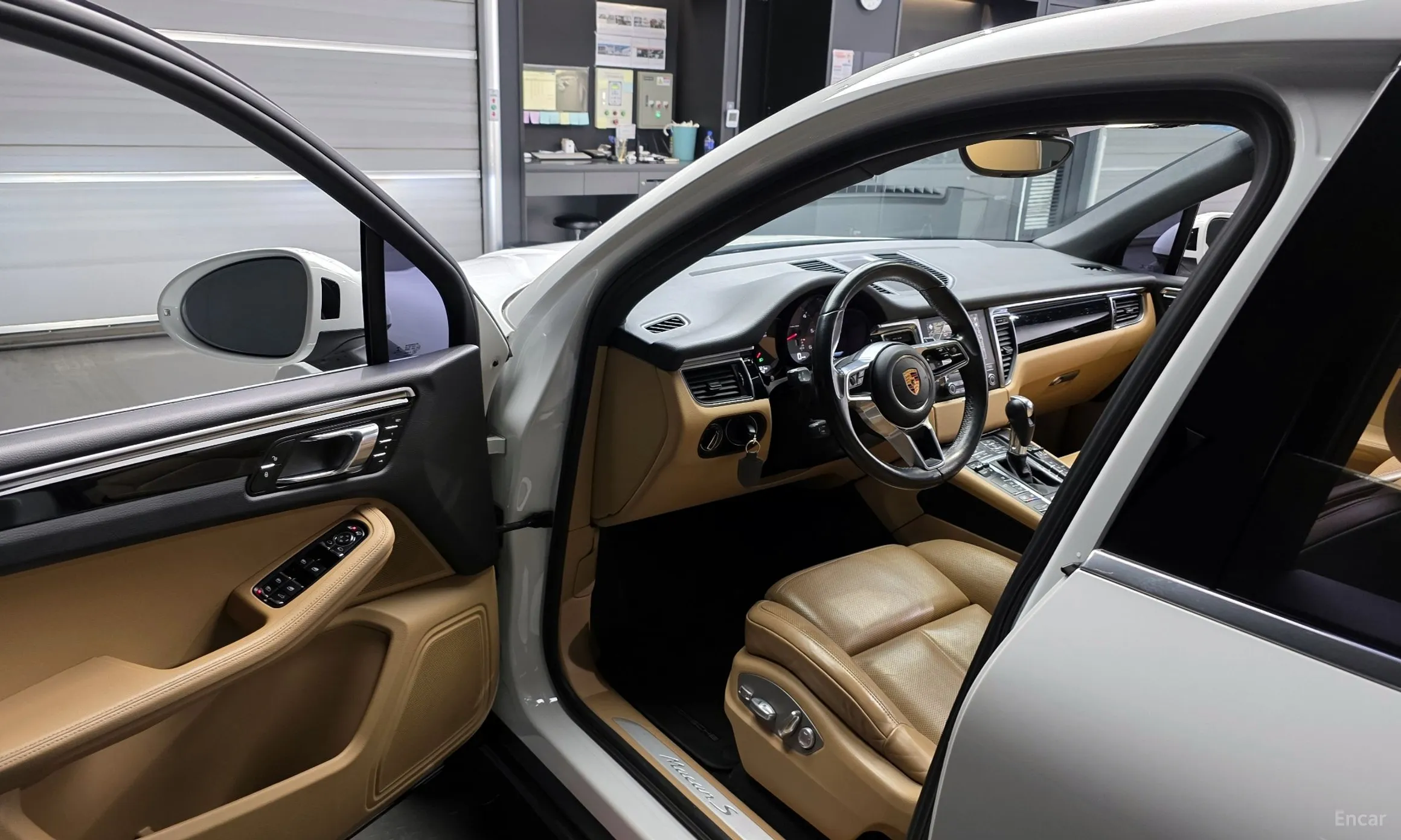 Porsche Macan превью 10