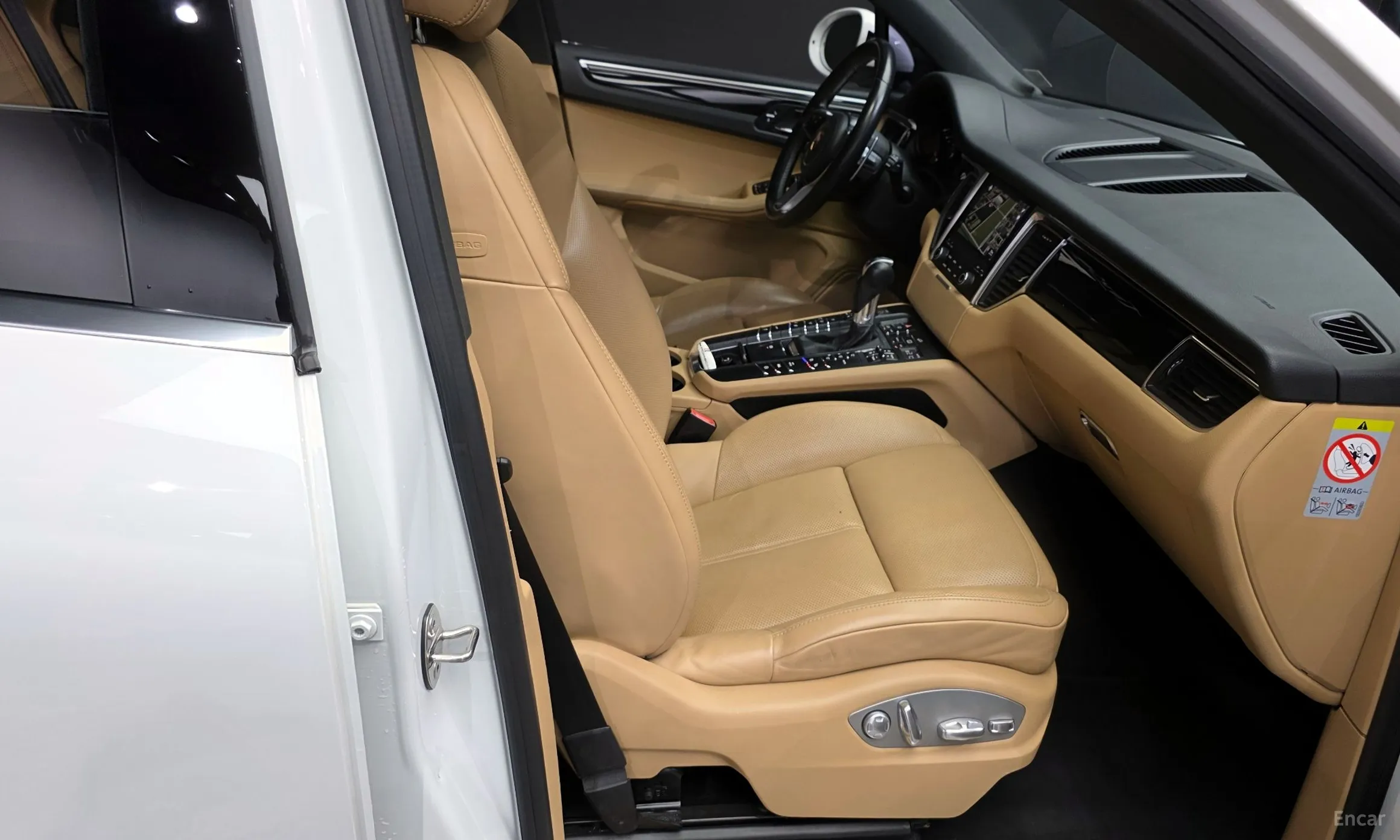Porsche Macan превью 12