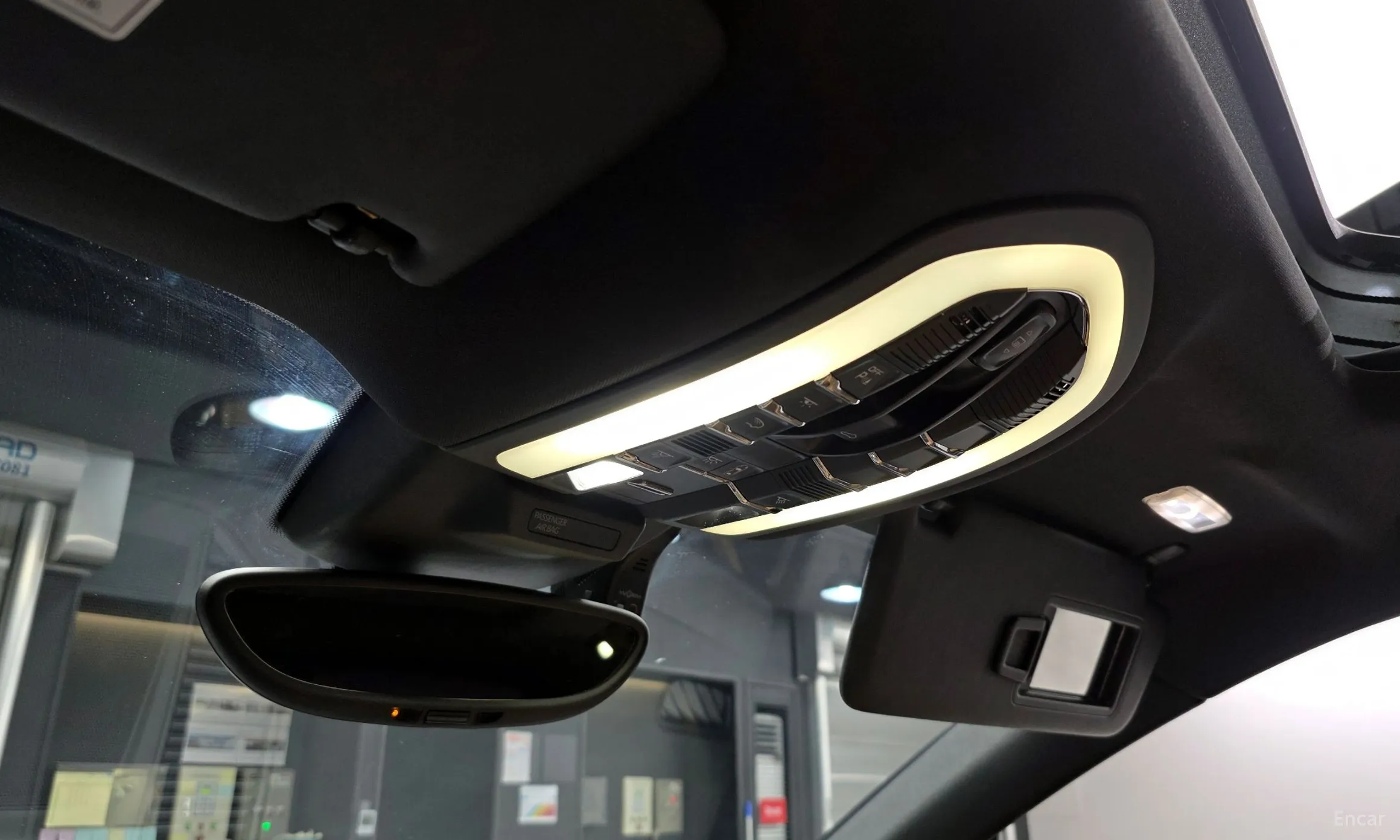 Porsche Macan превью 18