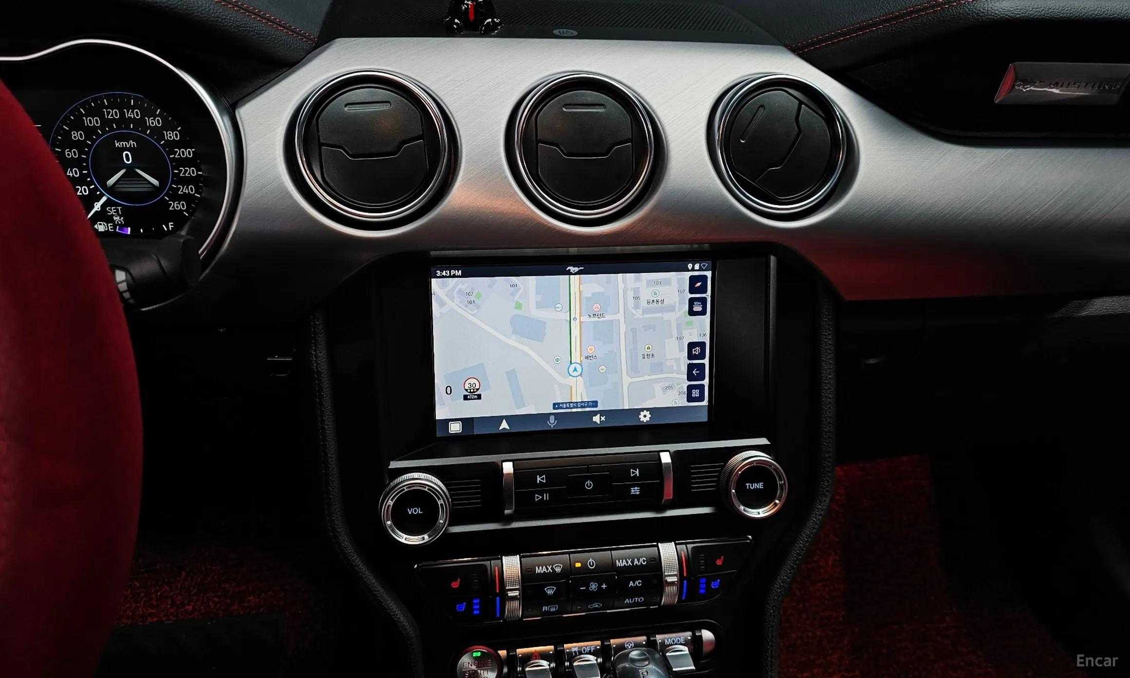 Ford Mustang превью 14