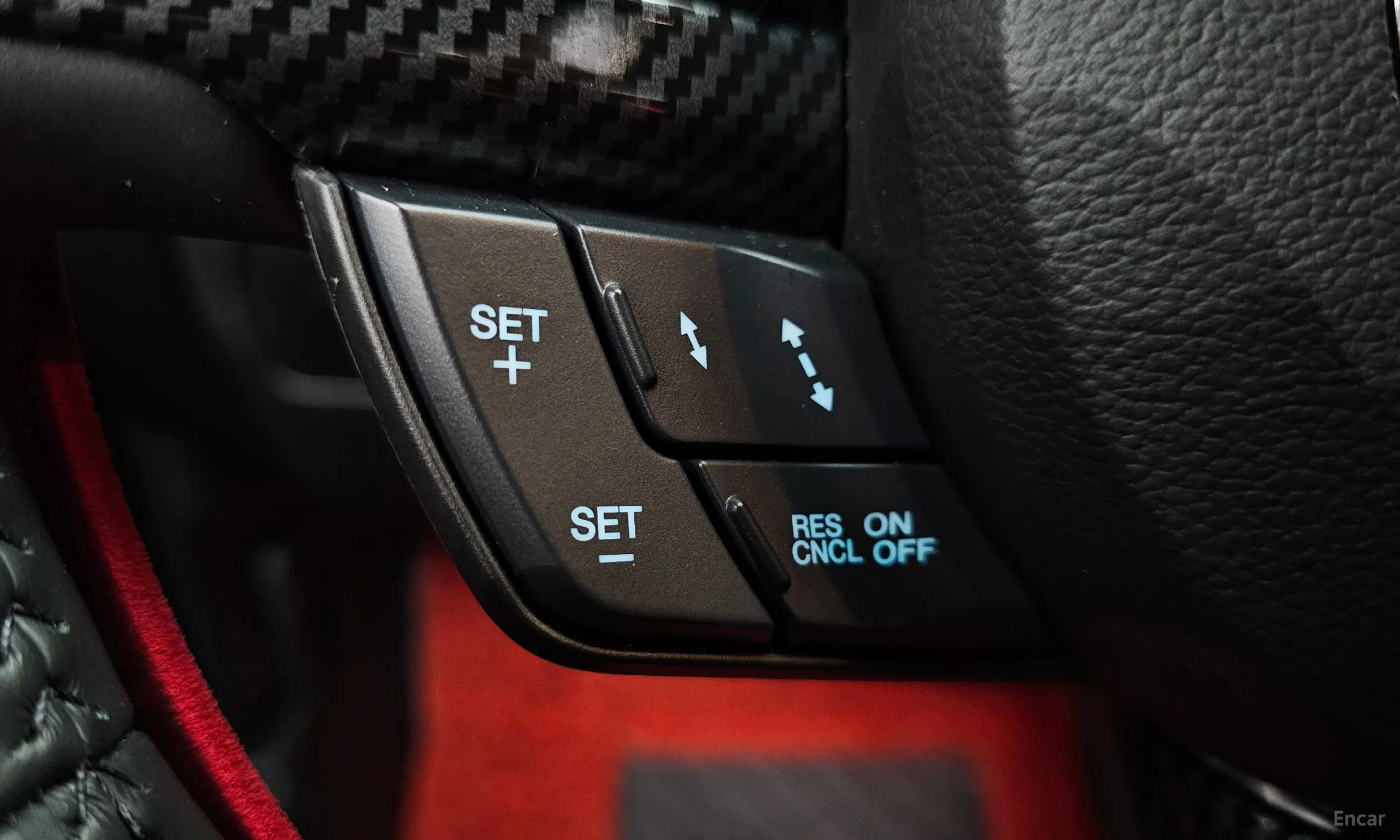 Ford Mustang превью 18