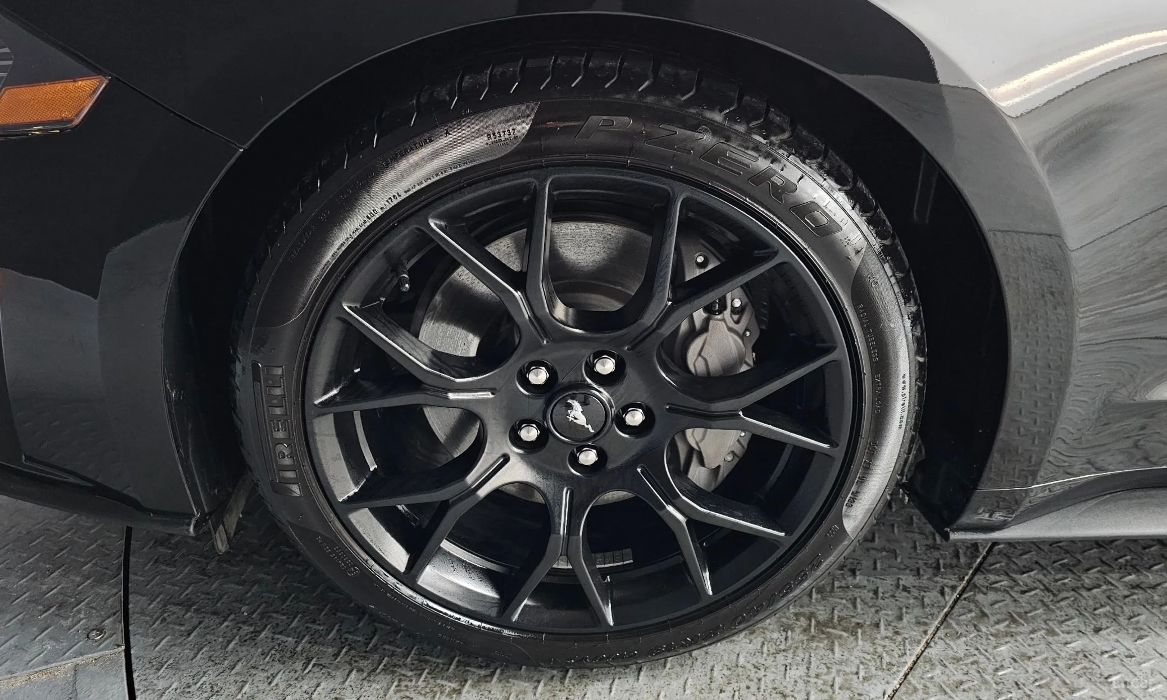 Ford Mustang превью 5
