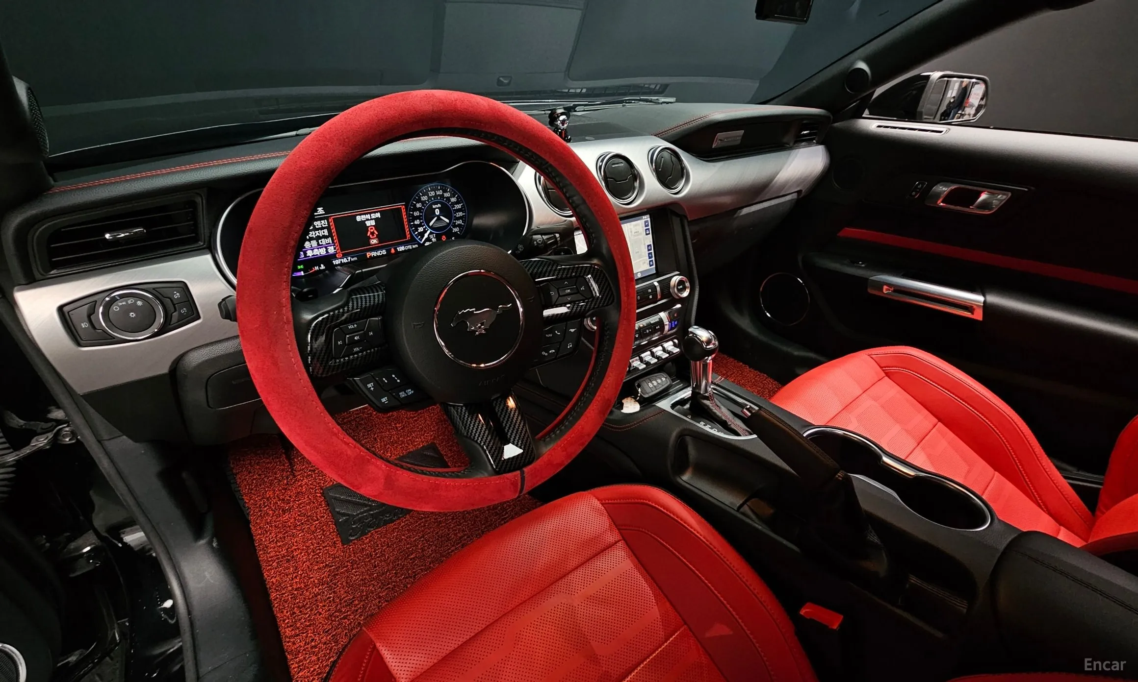 Ford Mustang превью 7
