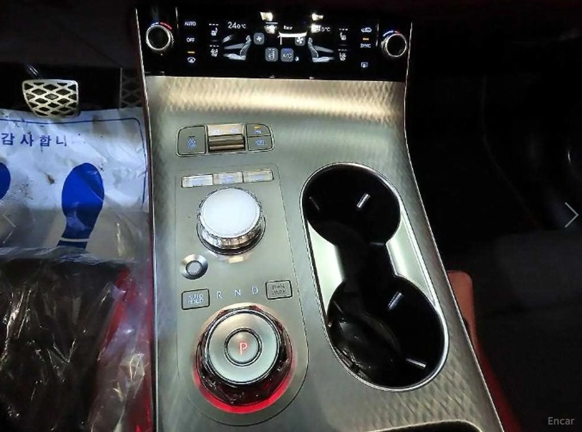 Genesis GV70 превью 12