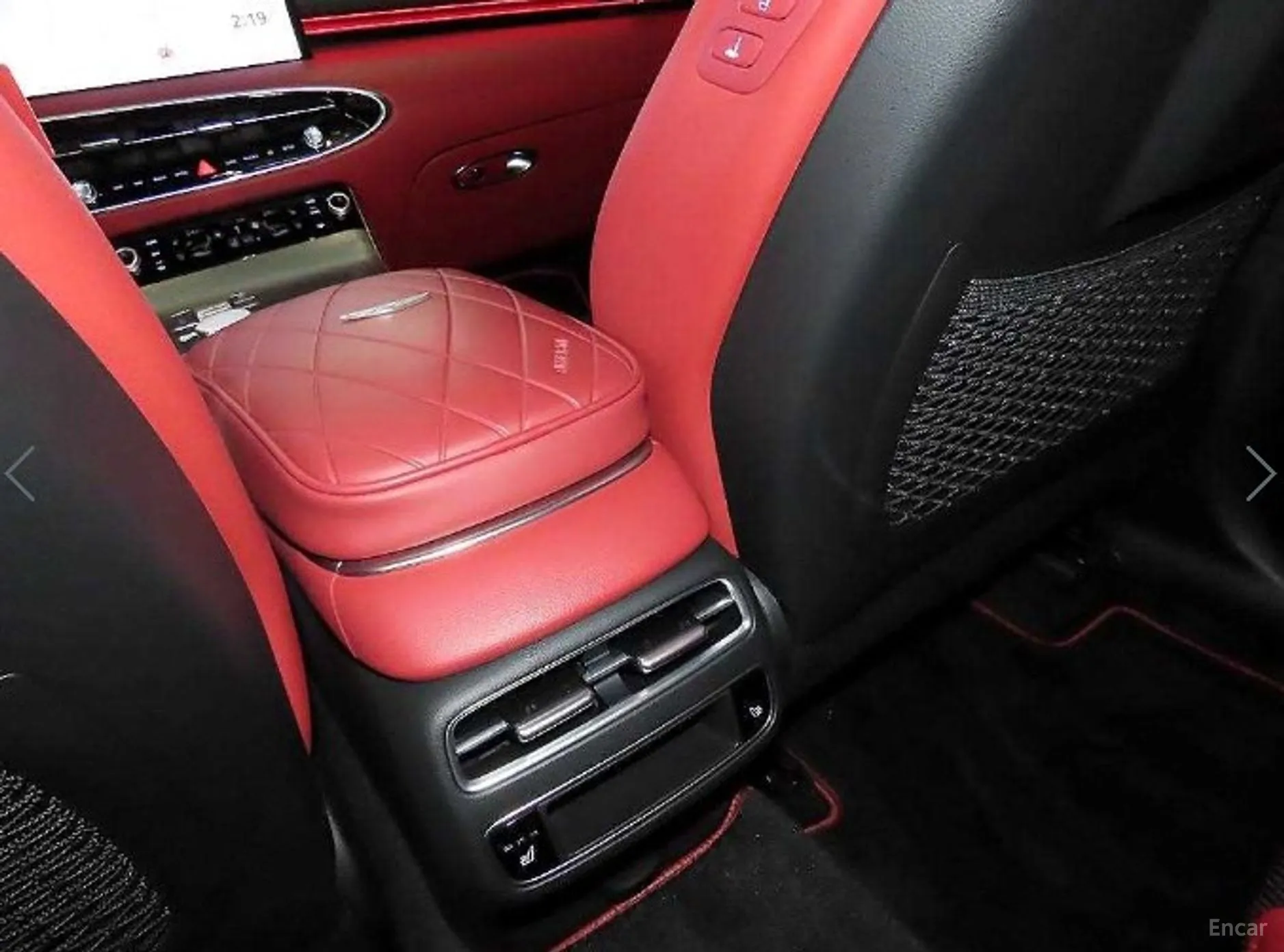 Genesis GV70 превью 15