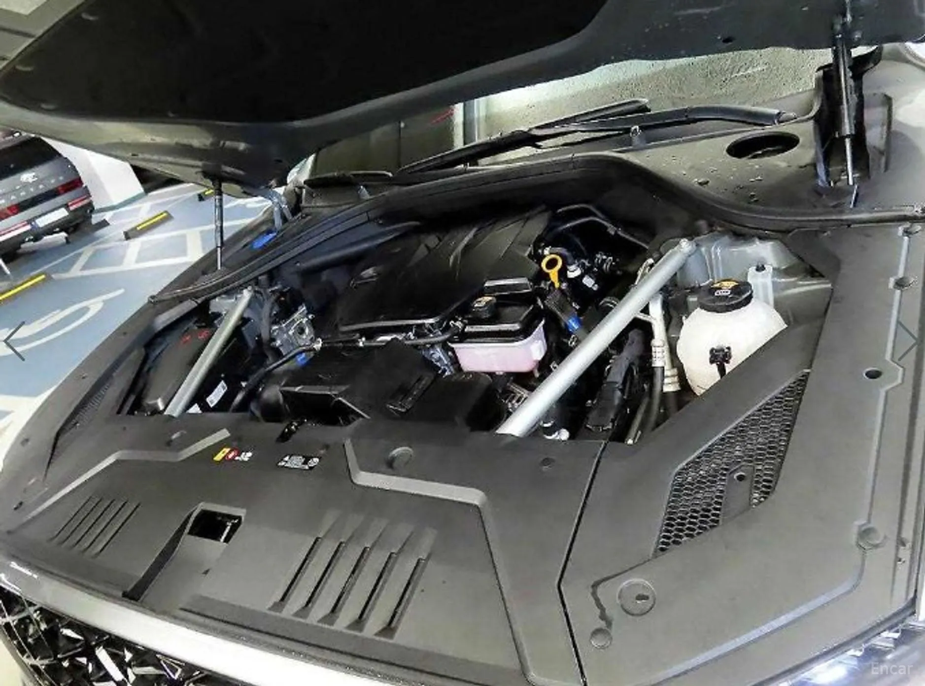 Genesis GV70 превью 19