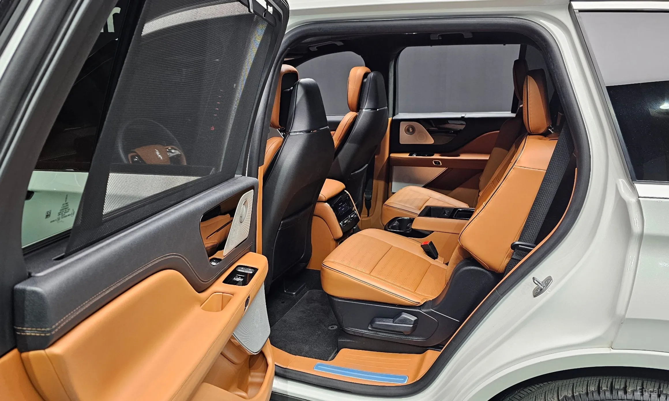 Lincoln Aviator 2nd Generation превью 12
