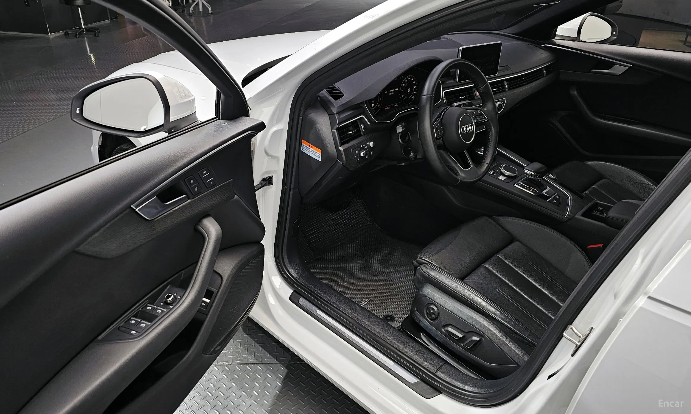 Audi A4 (B9) превью 11