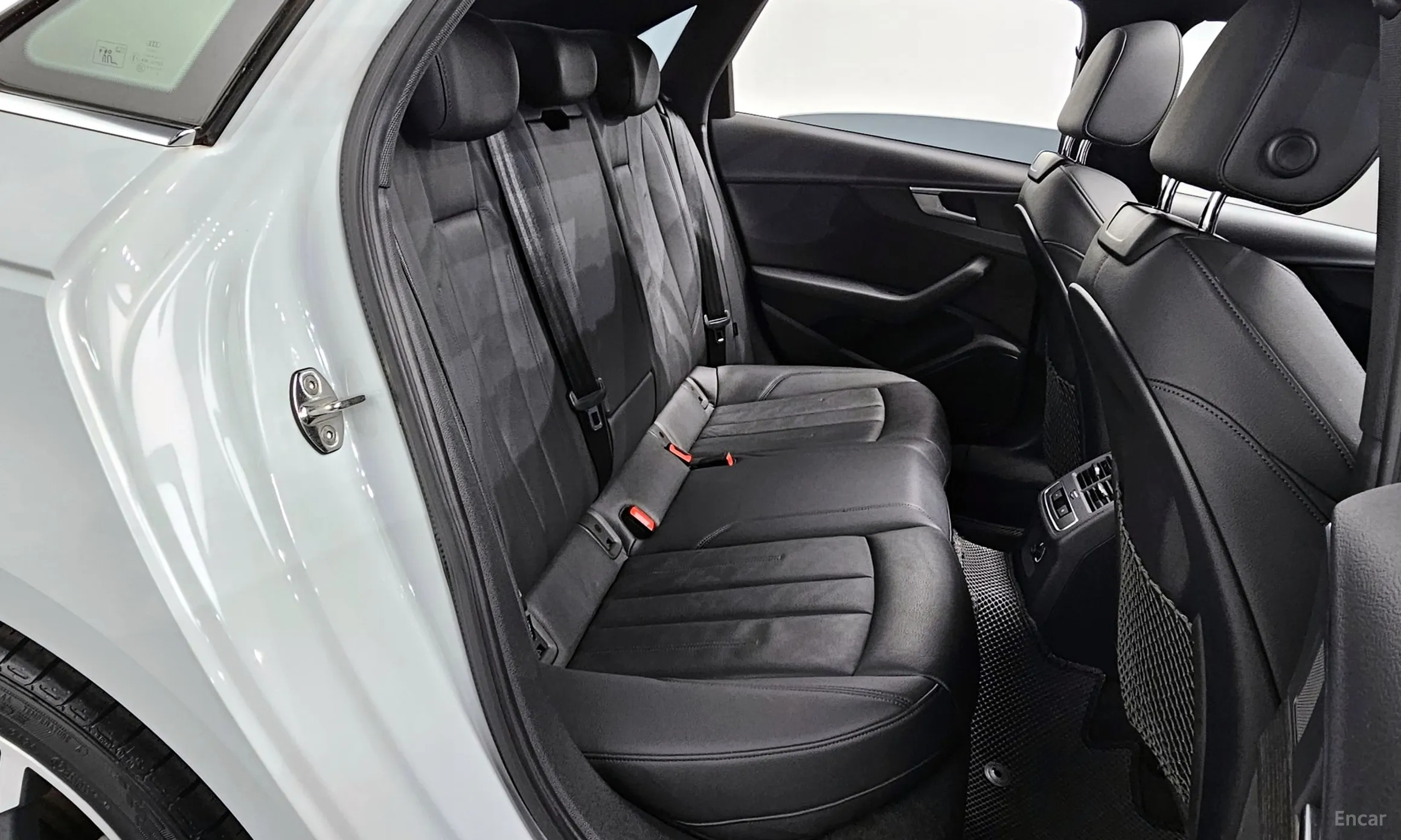 Audi A4 (B9) превью 12