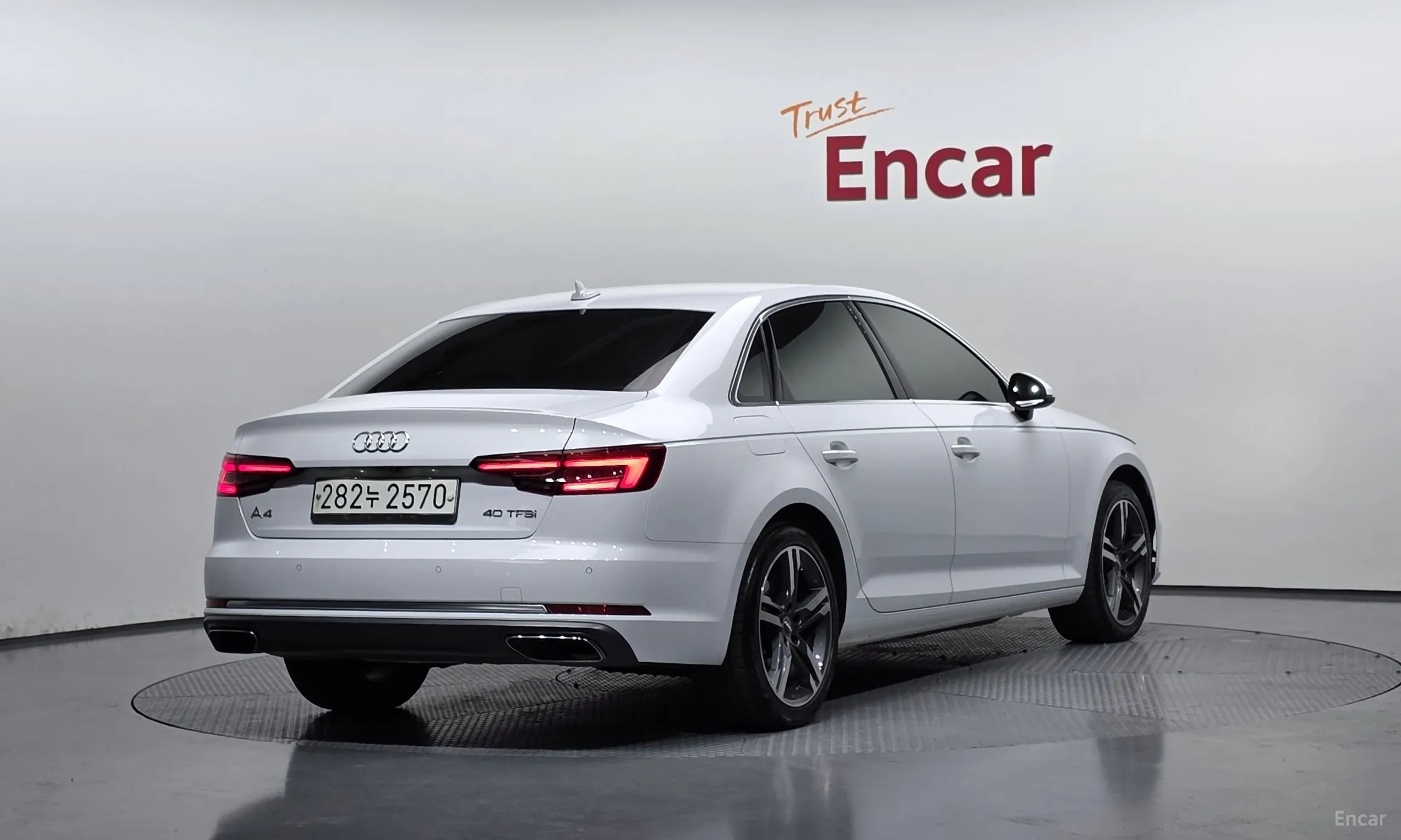 Audi A4 (B9) превью 2