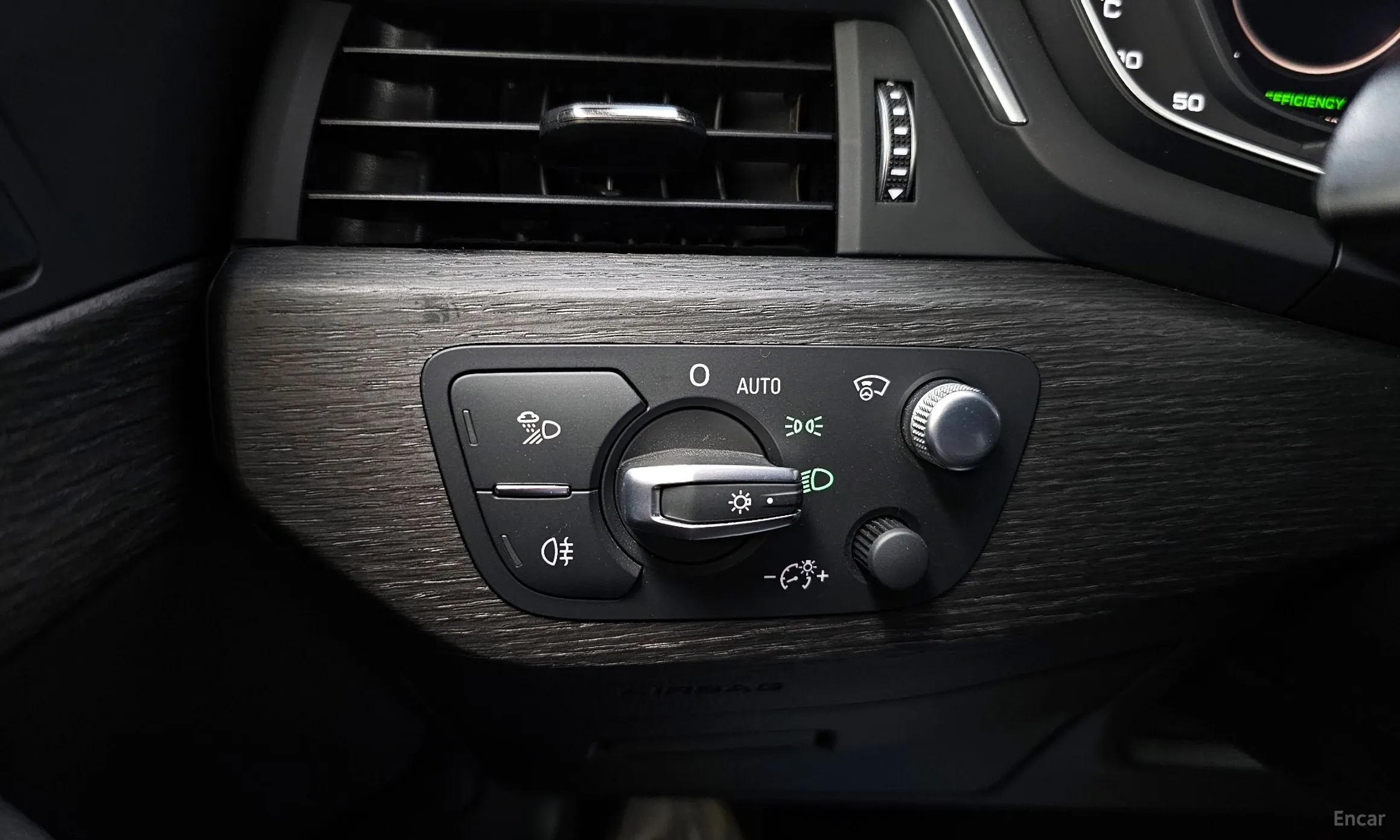 Audi A4 (B9) превью 17