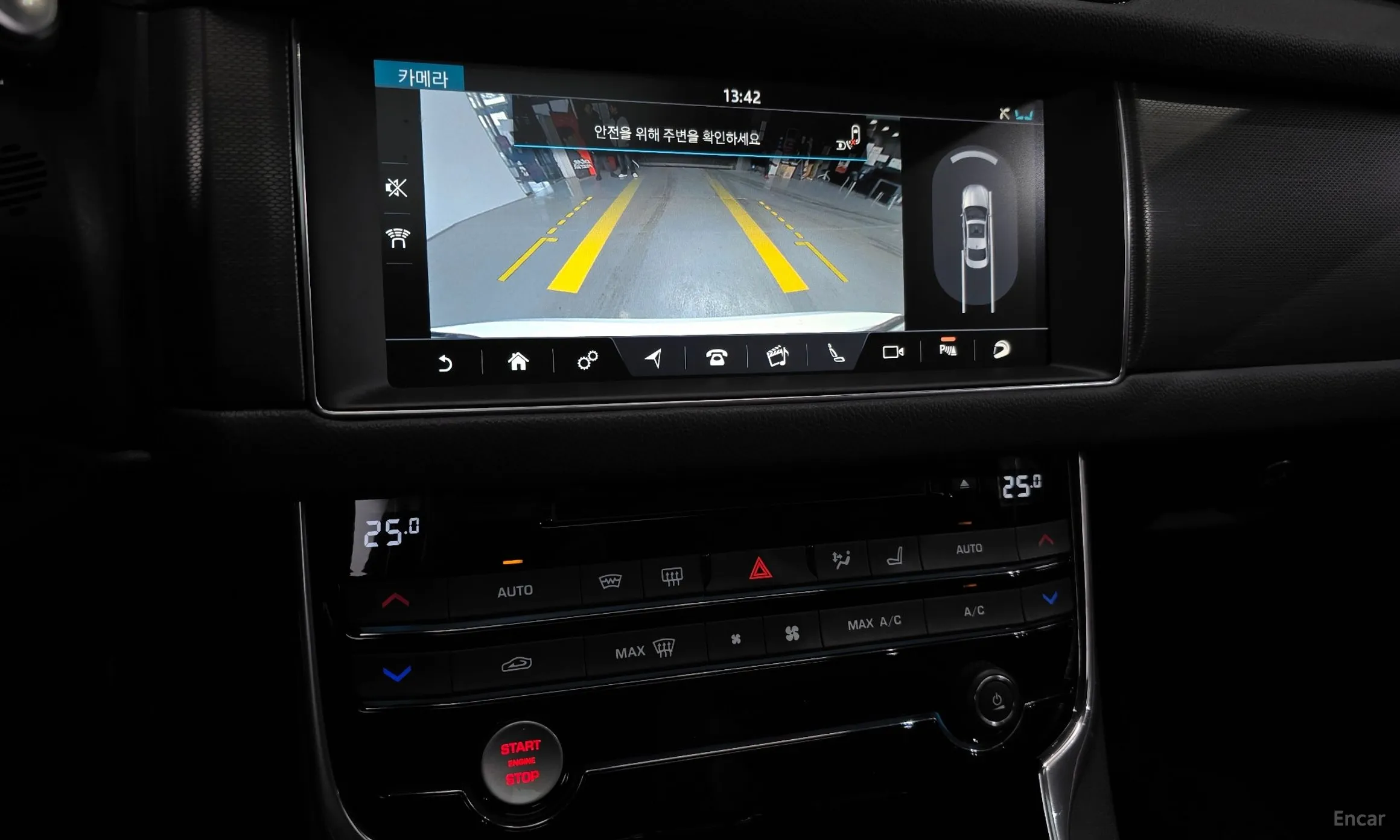 Jaguar XF (x260) превью 15