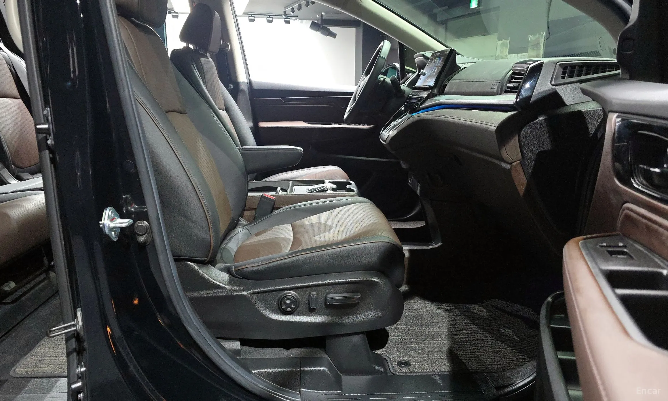 Honda Odyssey превью 11