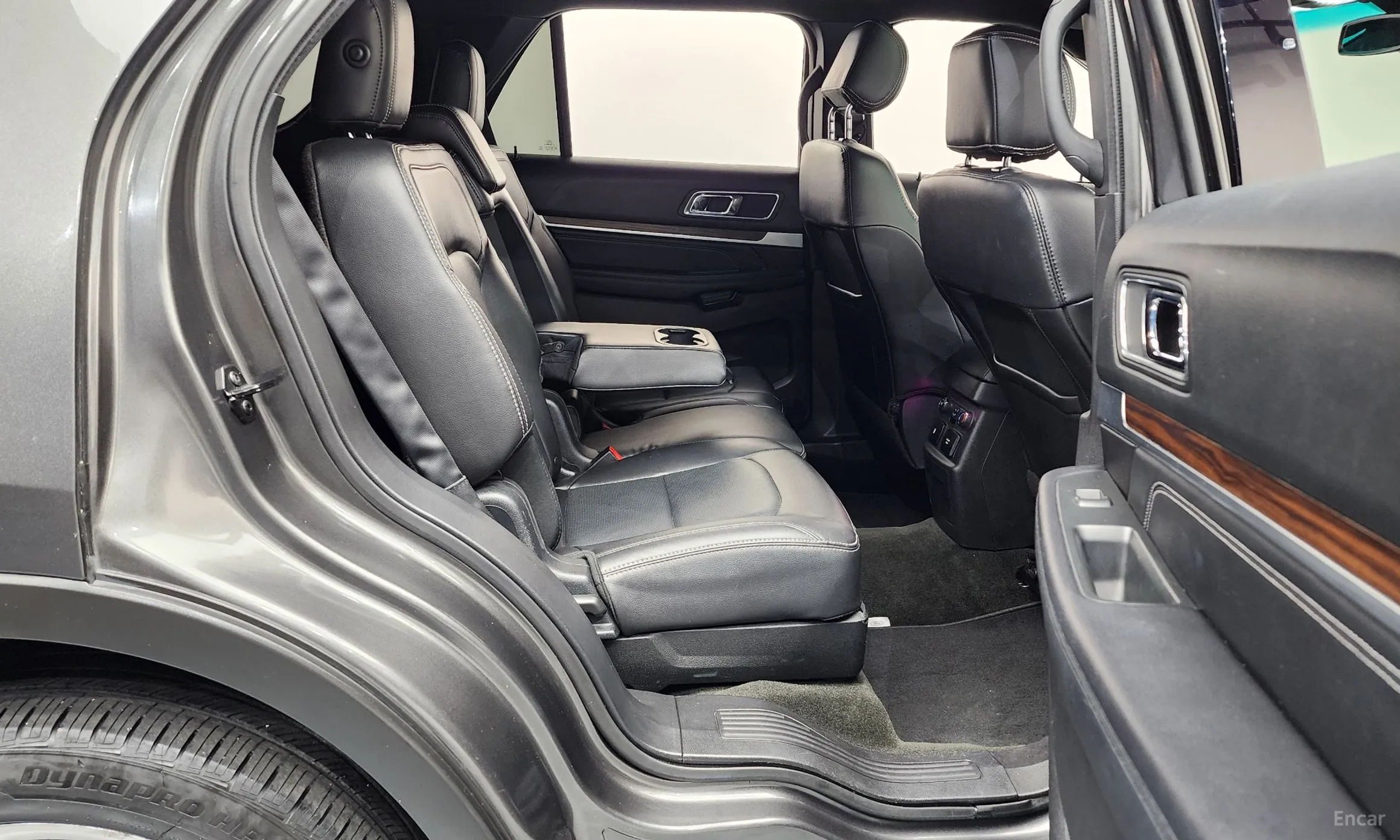 Ford Explorer превью 12