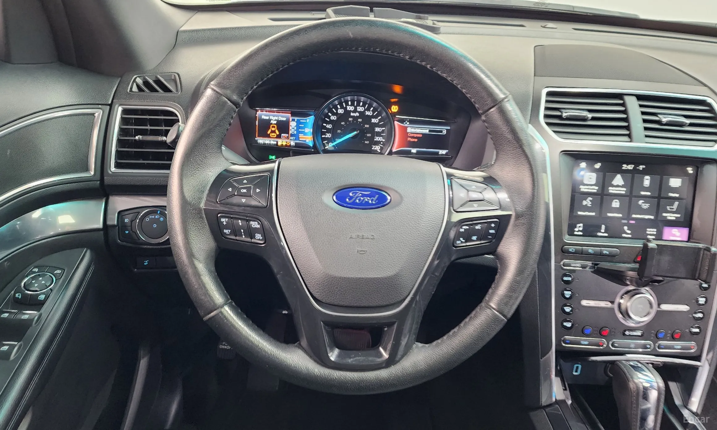 Ford Explorer превью 13