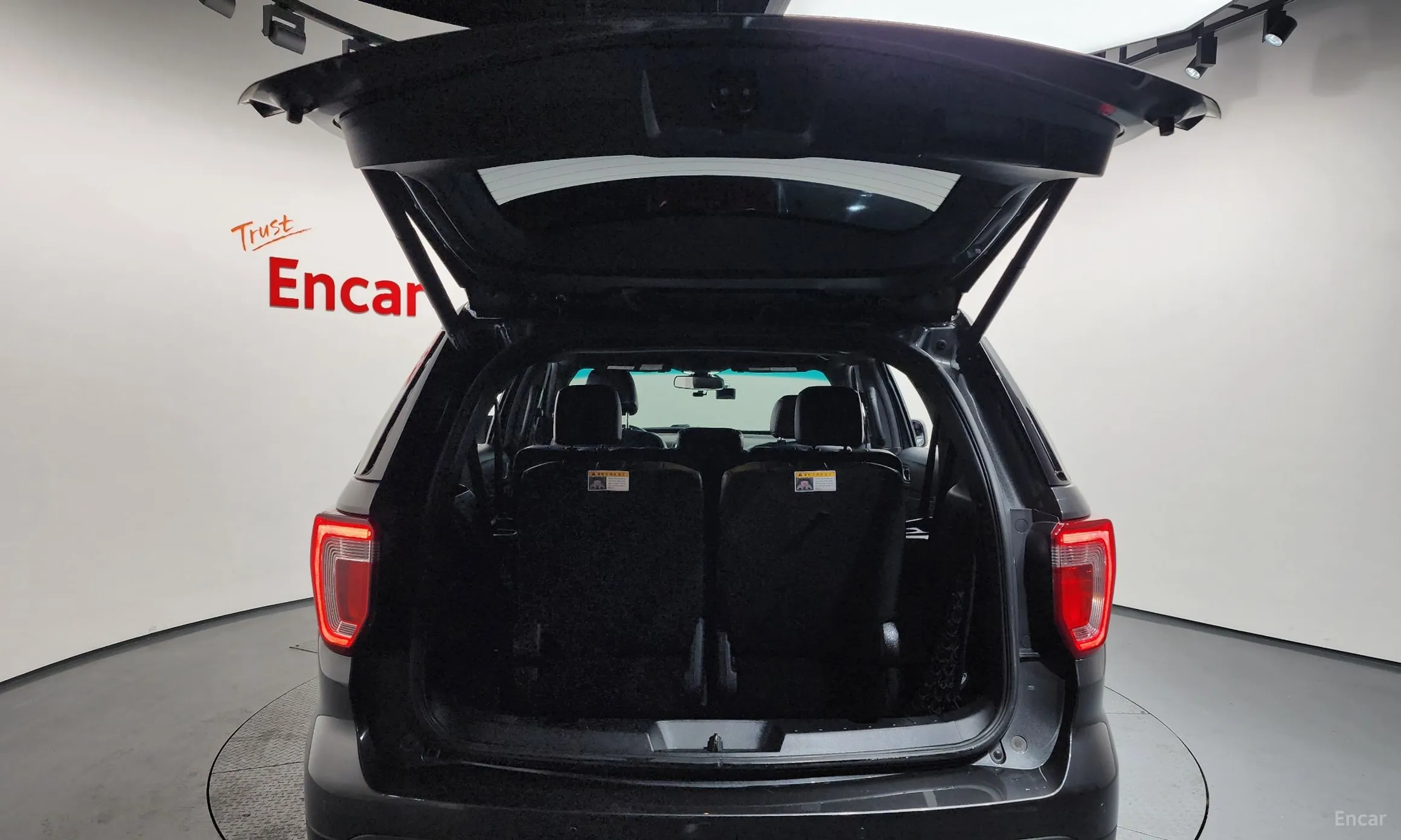 Ford Explorer превью 20