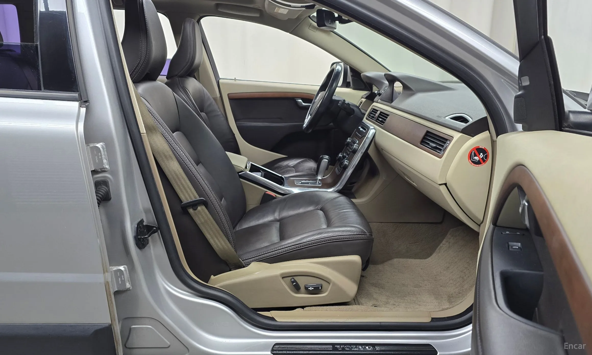 Volvo XC70 превью 11