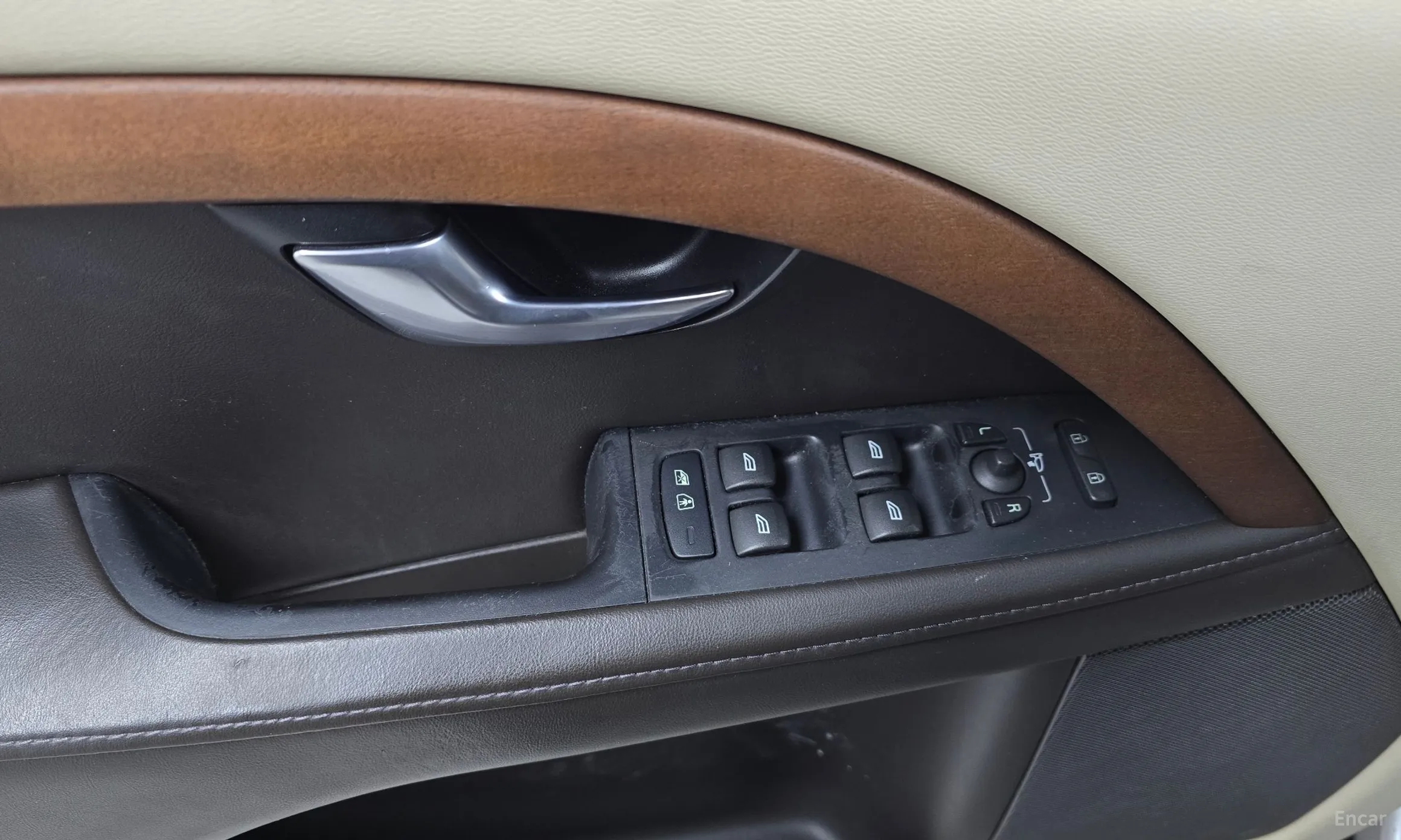 Volvo XC70 превью 18