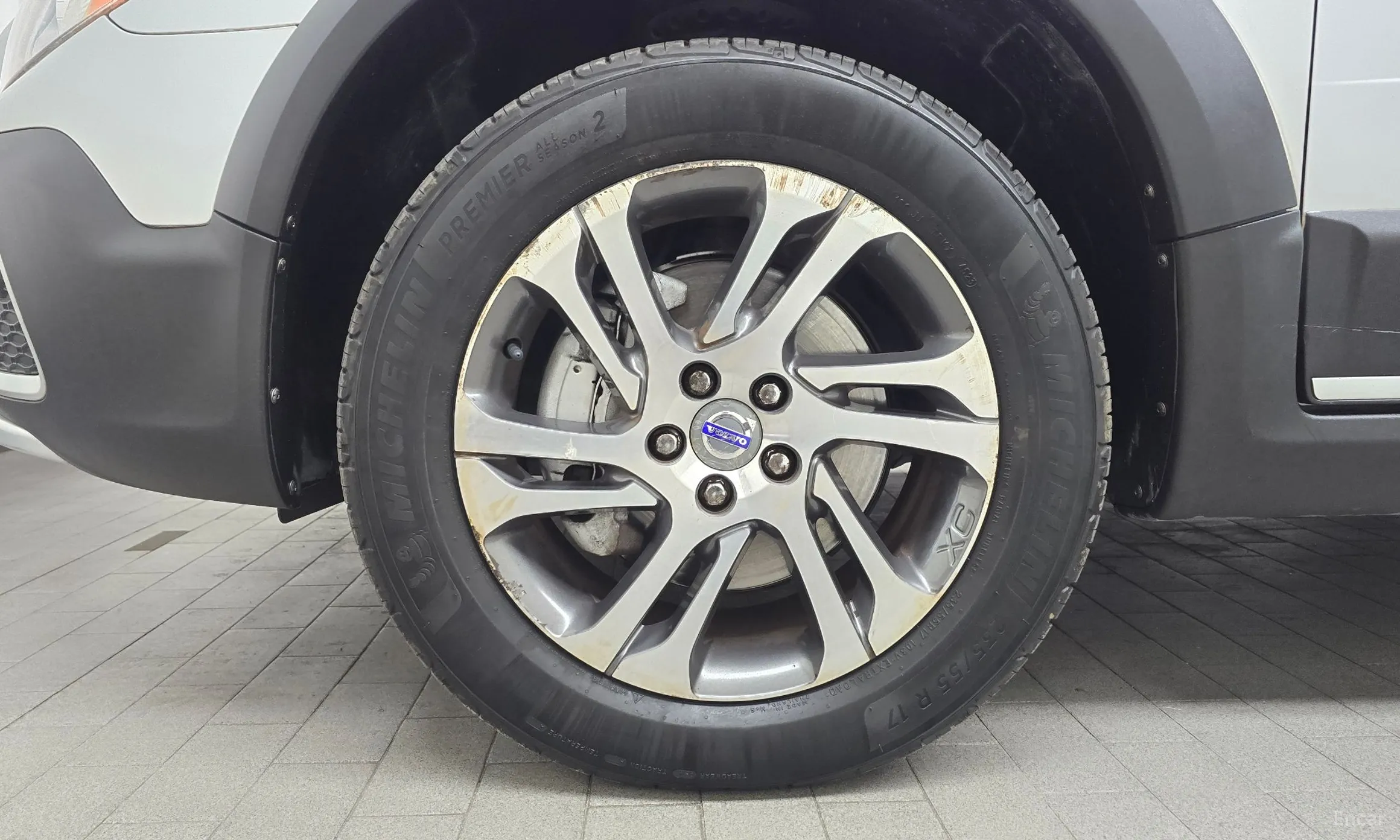 Volvo XC70 превью 5