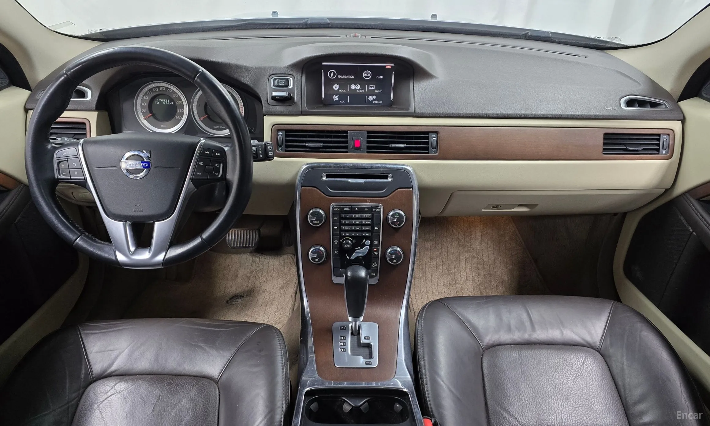 Volvo XC70 превью 7