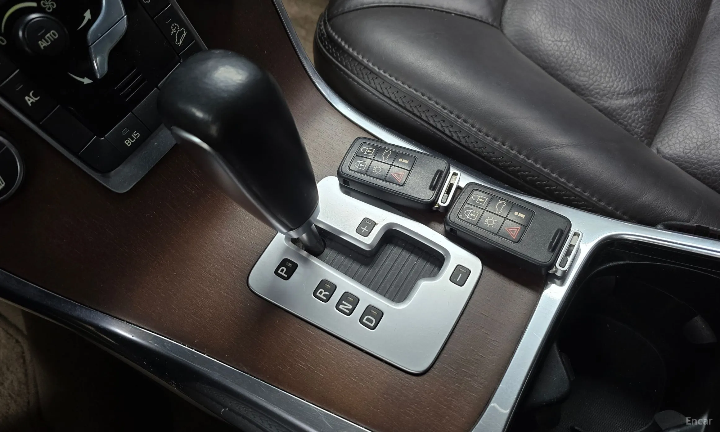 Volvo XC70 превью 9