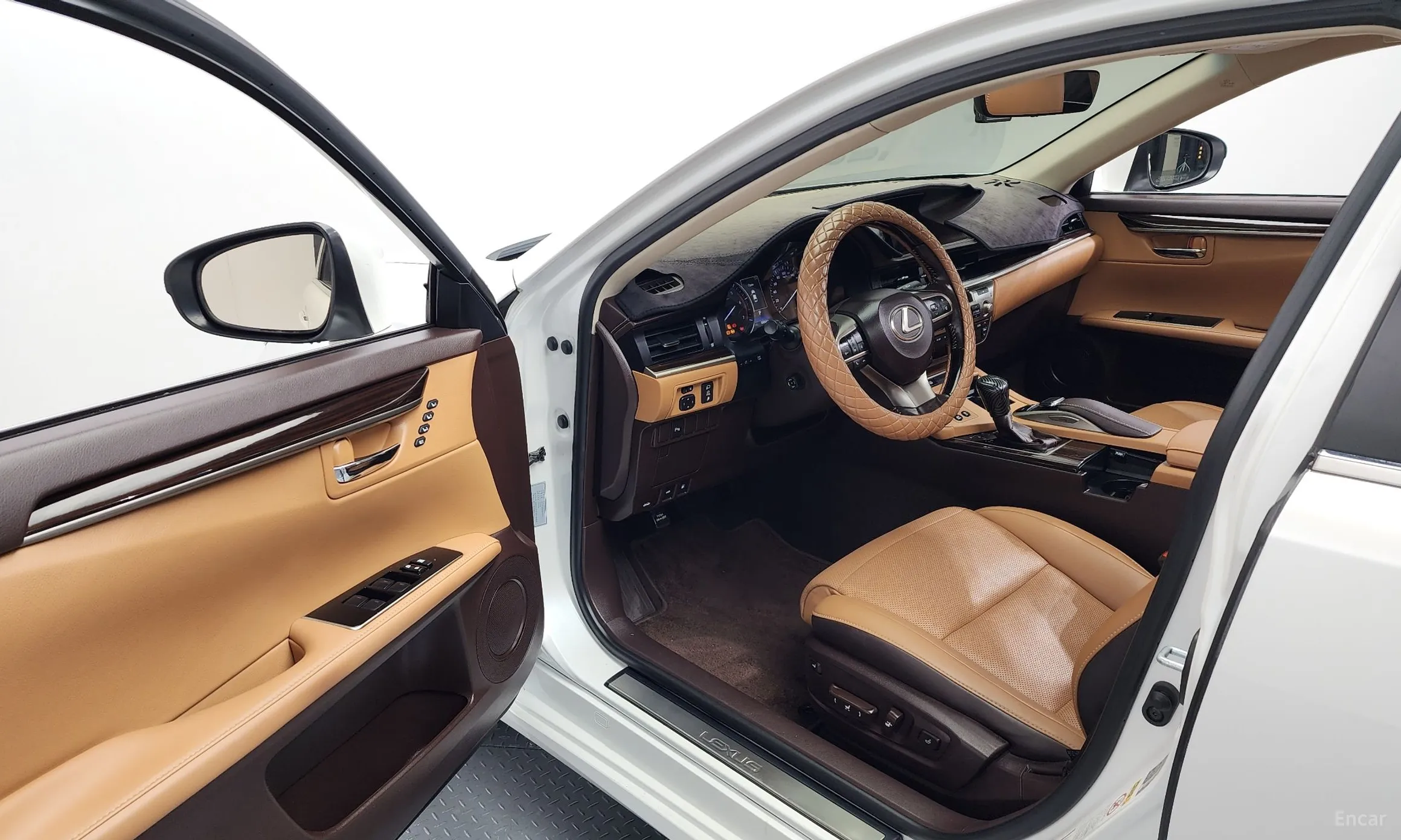 Lexus New ES300h превью 10