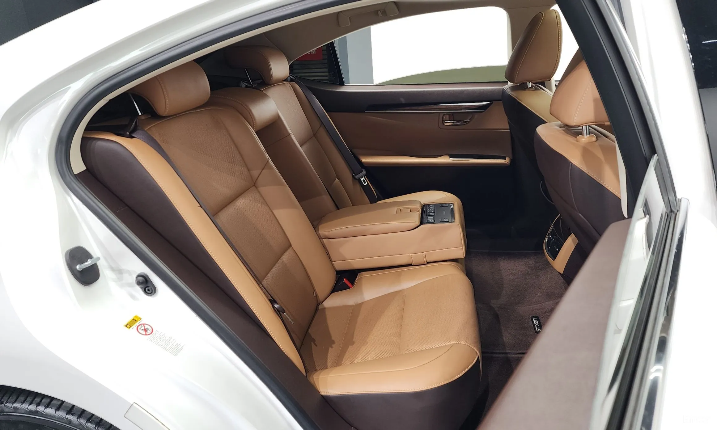 Lexus New ES300h превью 12