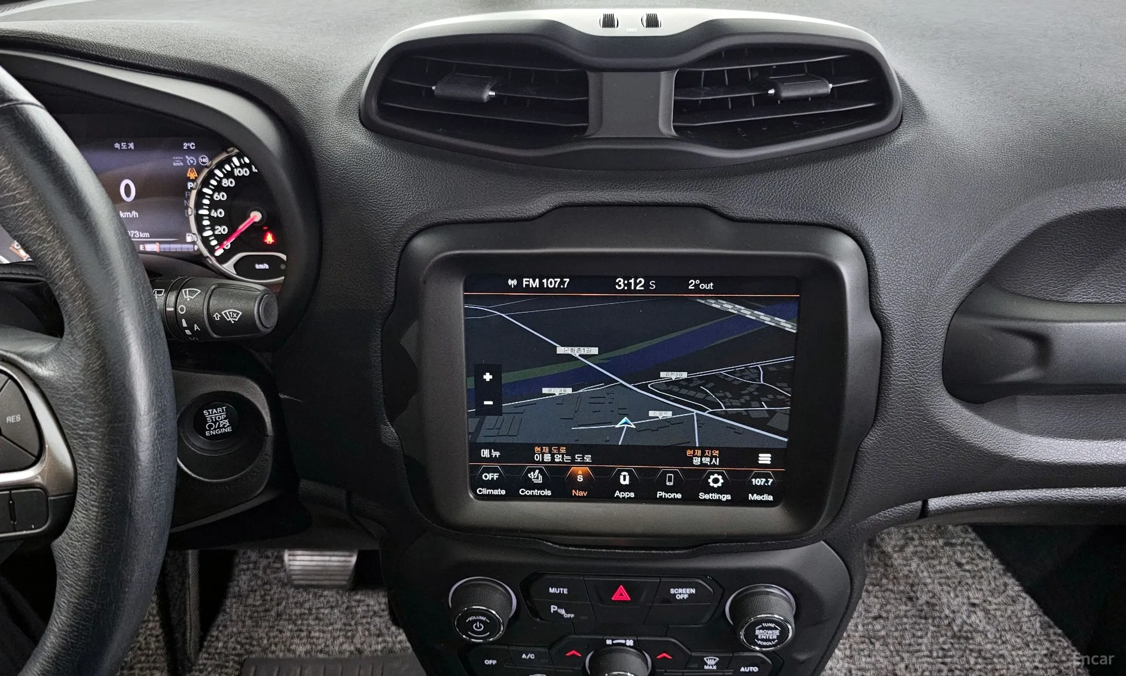 Jeep Renegade превью 14