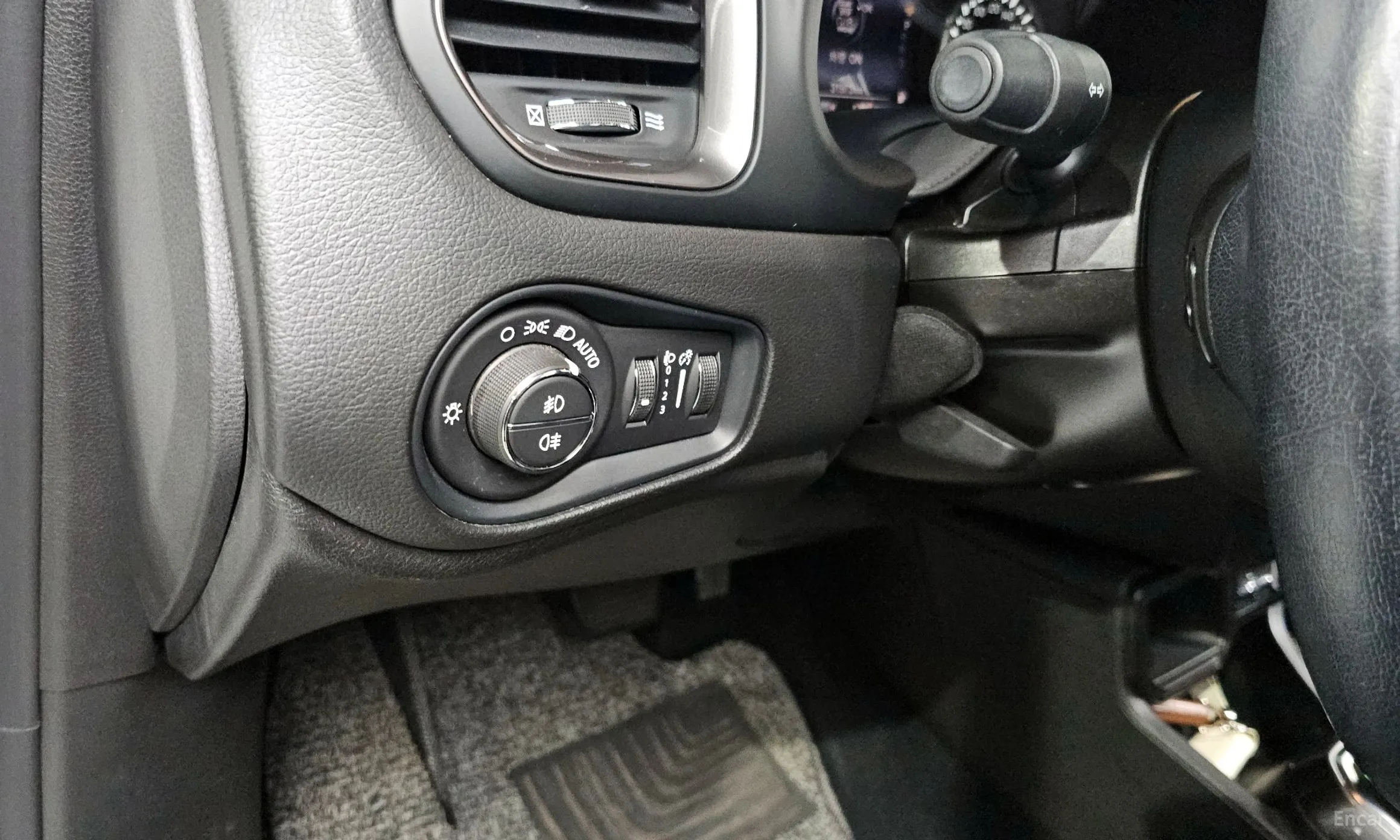 Jeep Renegade превью 17