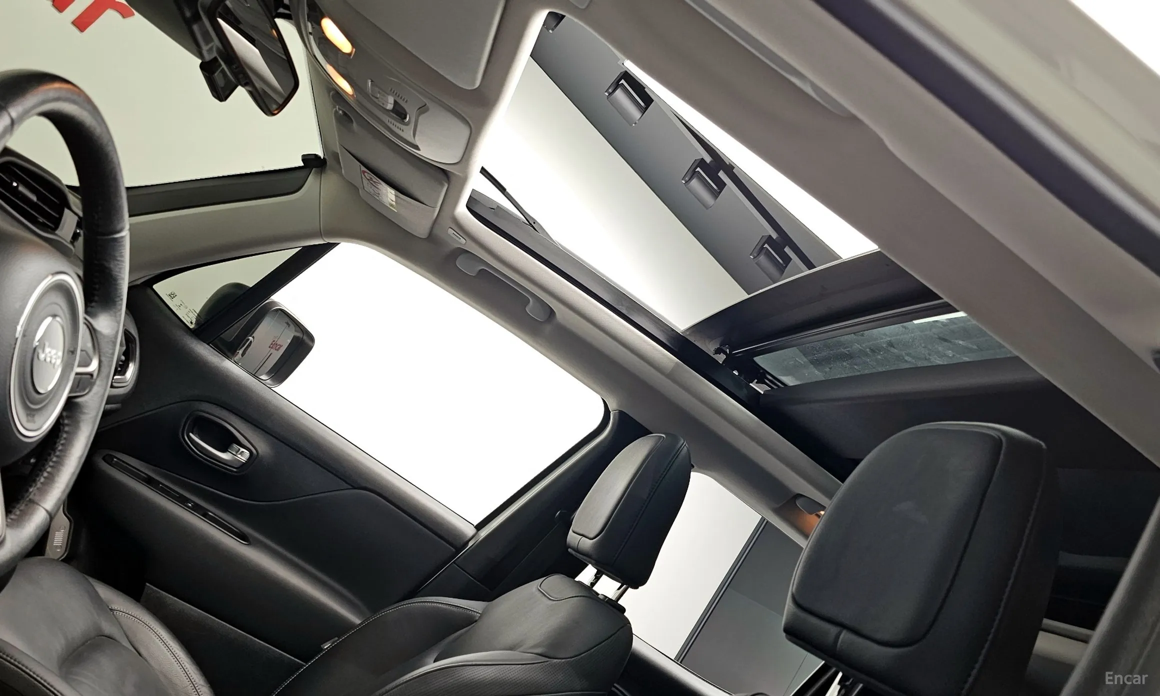 Jeep Renegade превью 19