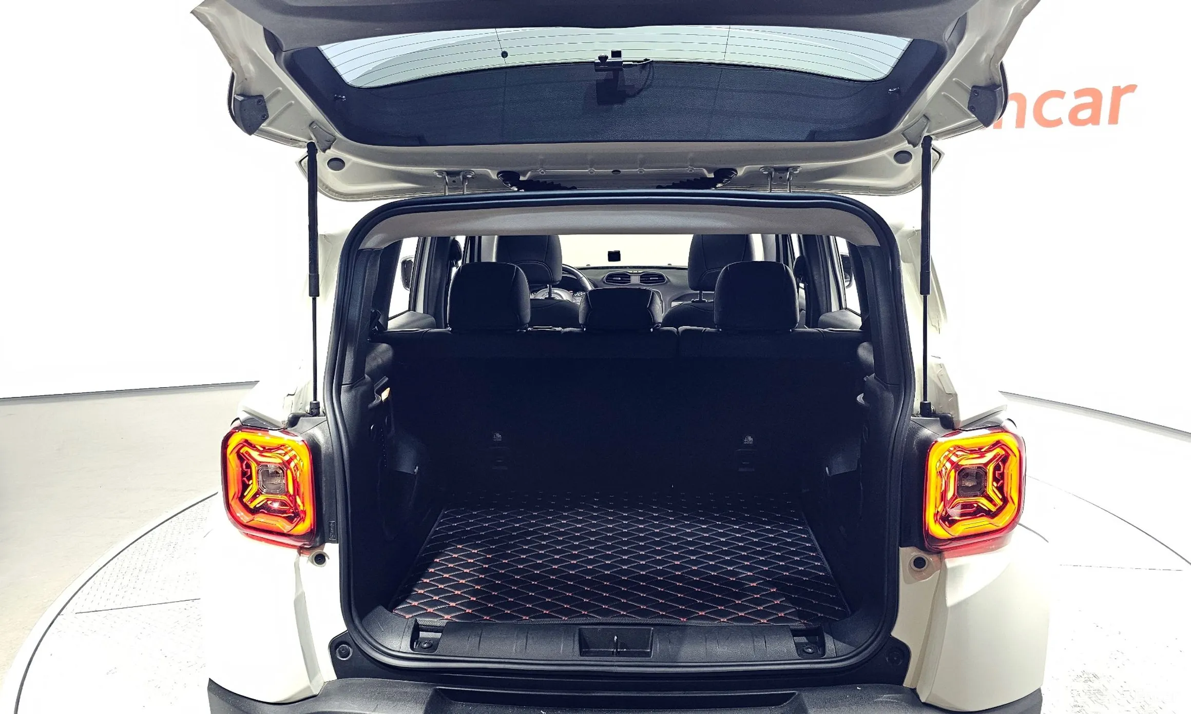 Jeep Renegade превью 20