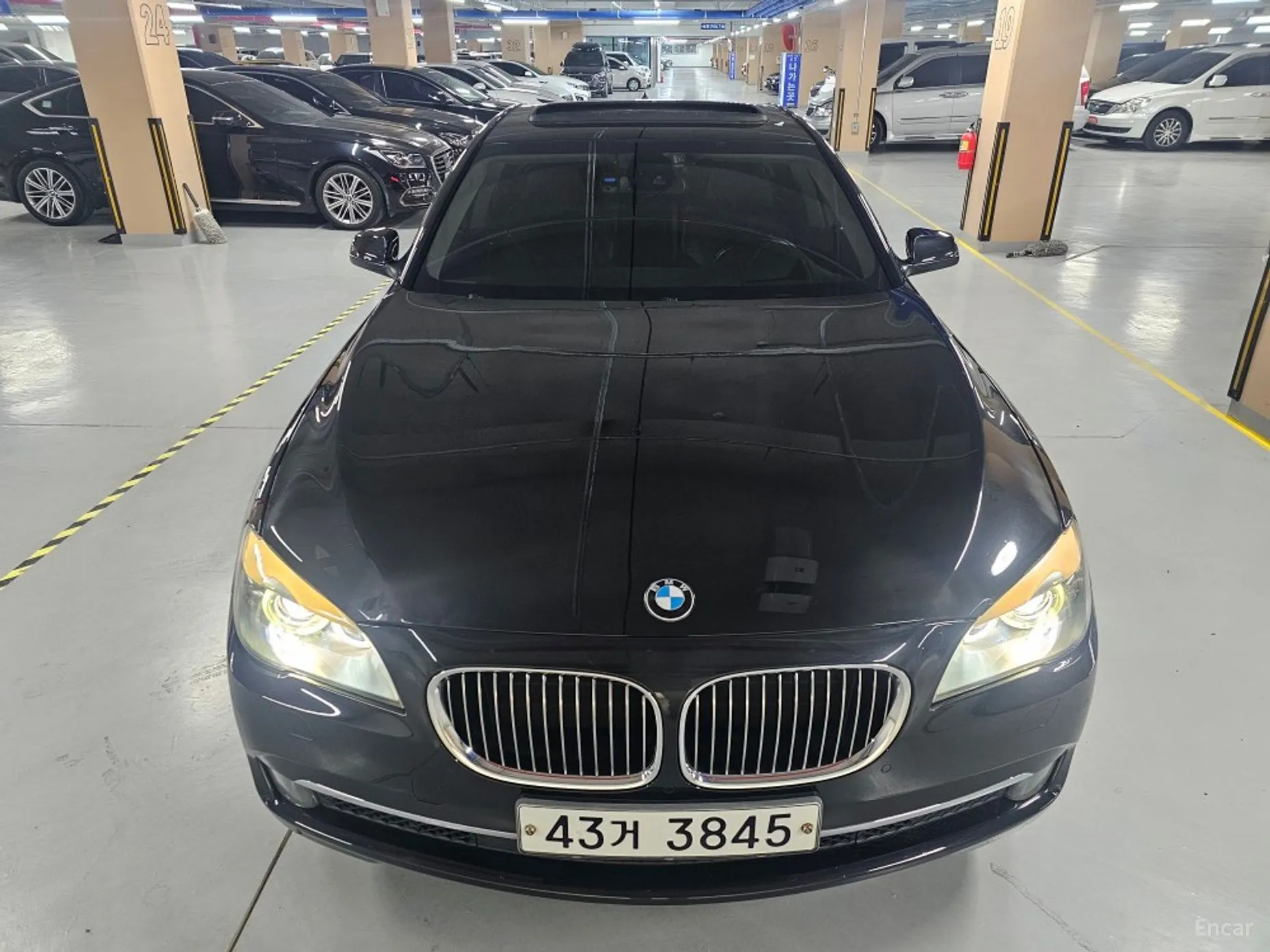 BMW 7 Series (F01)