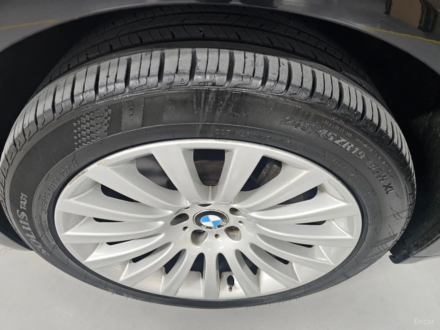 BMW 7 Series (F01) превью 19